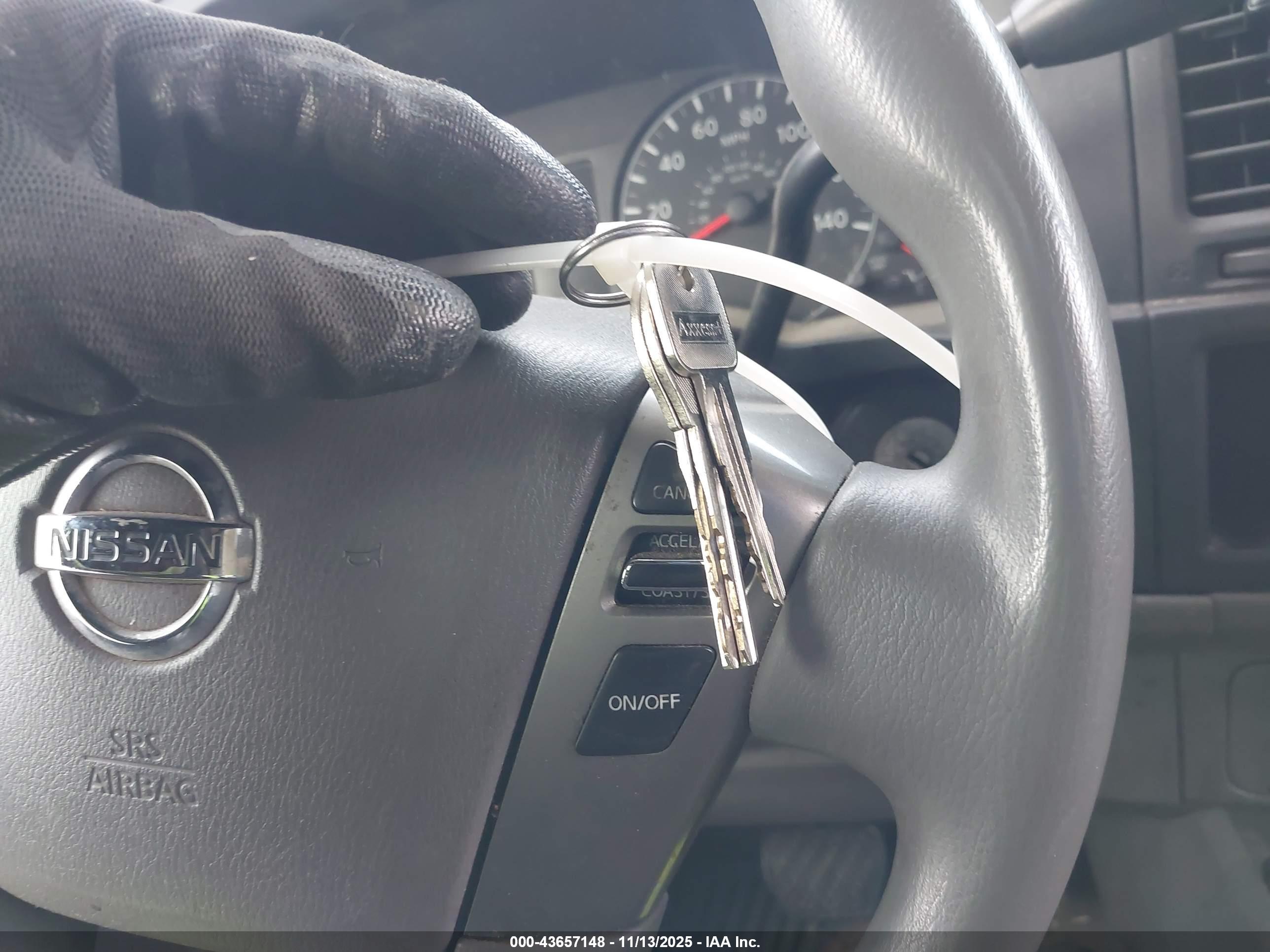 NISSAN NV image 11