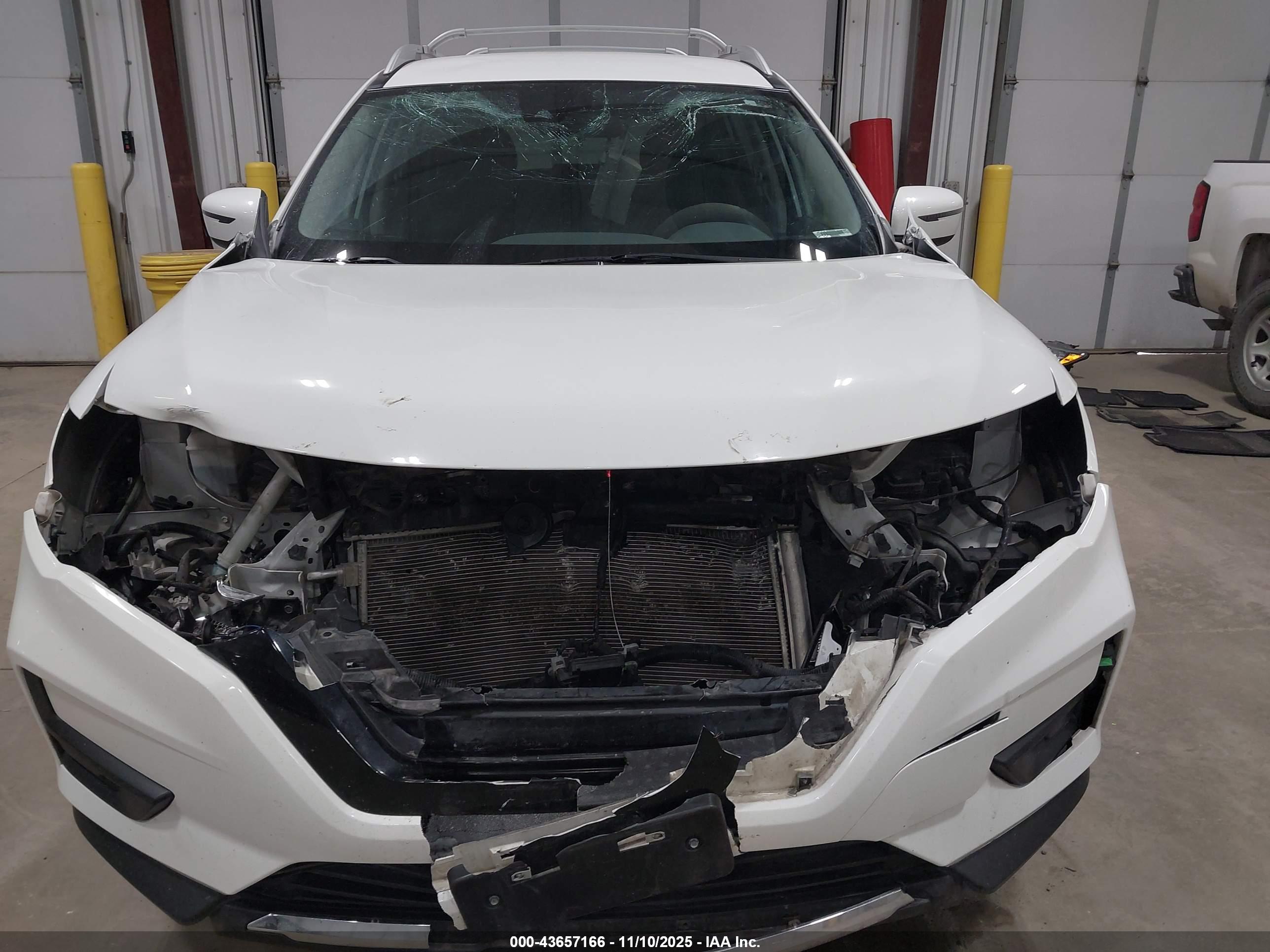 NISSAN ROGUE image 6