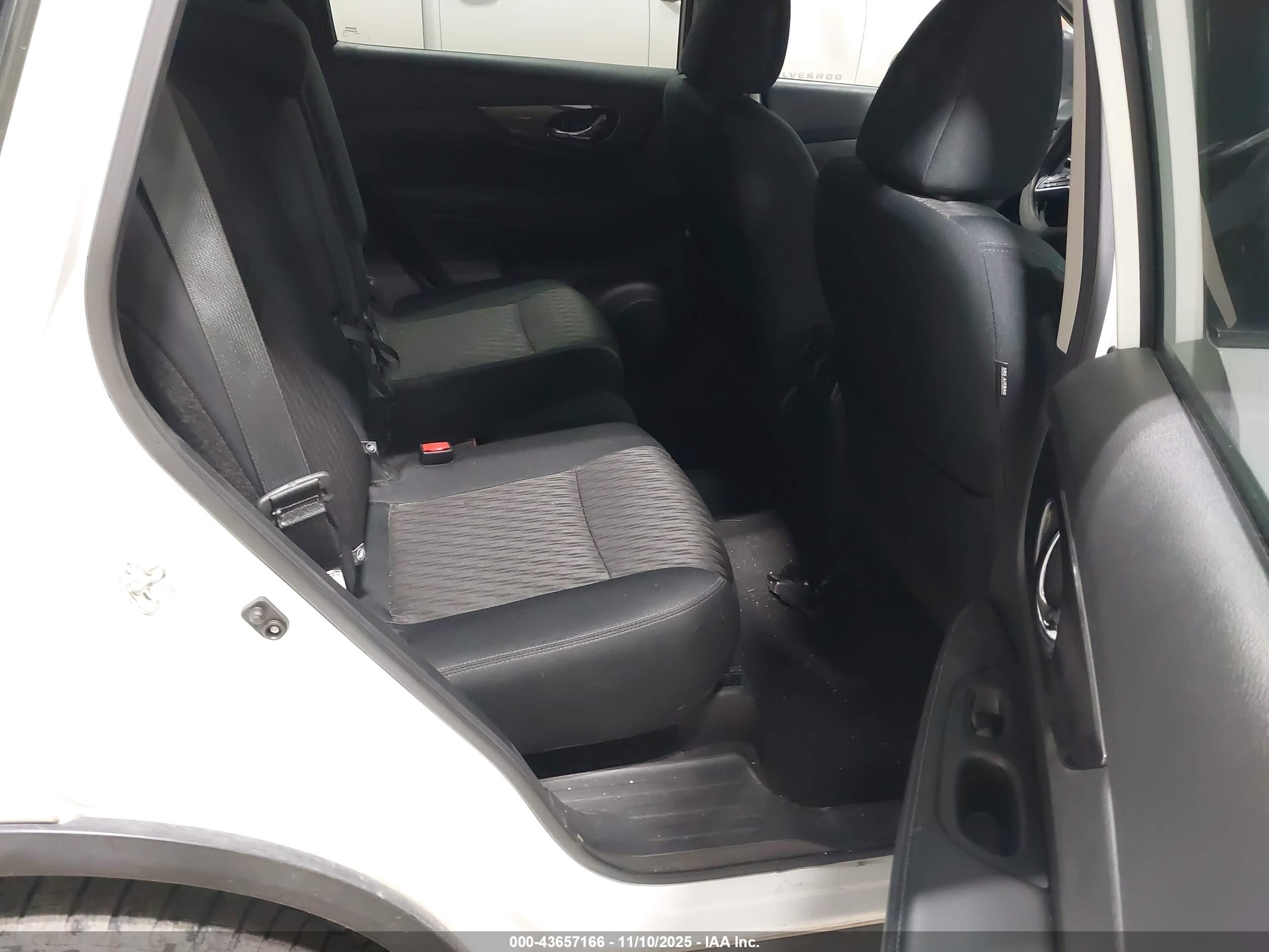 NISSAN ROGUE image 8