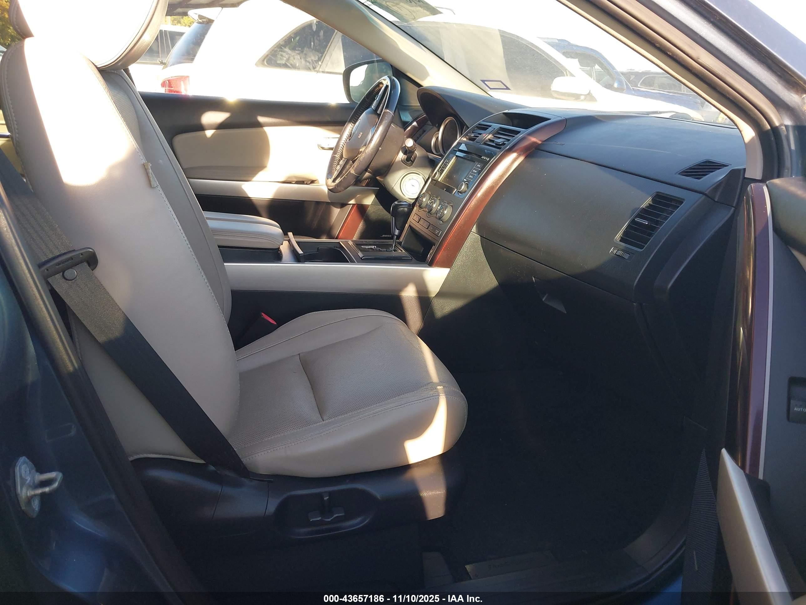 MAZDA CX-9 image 5