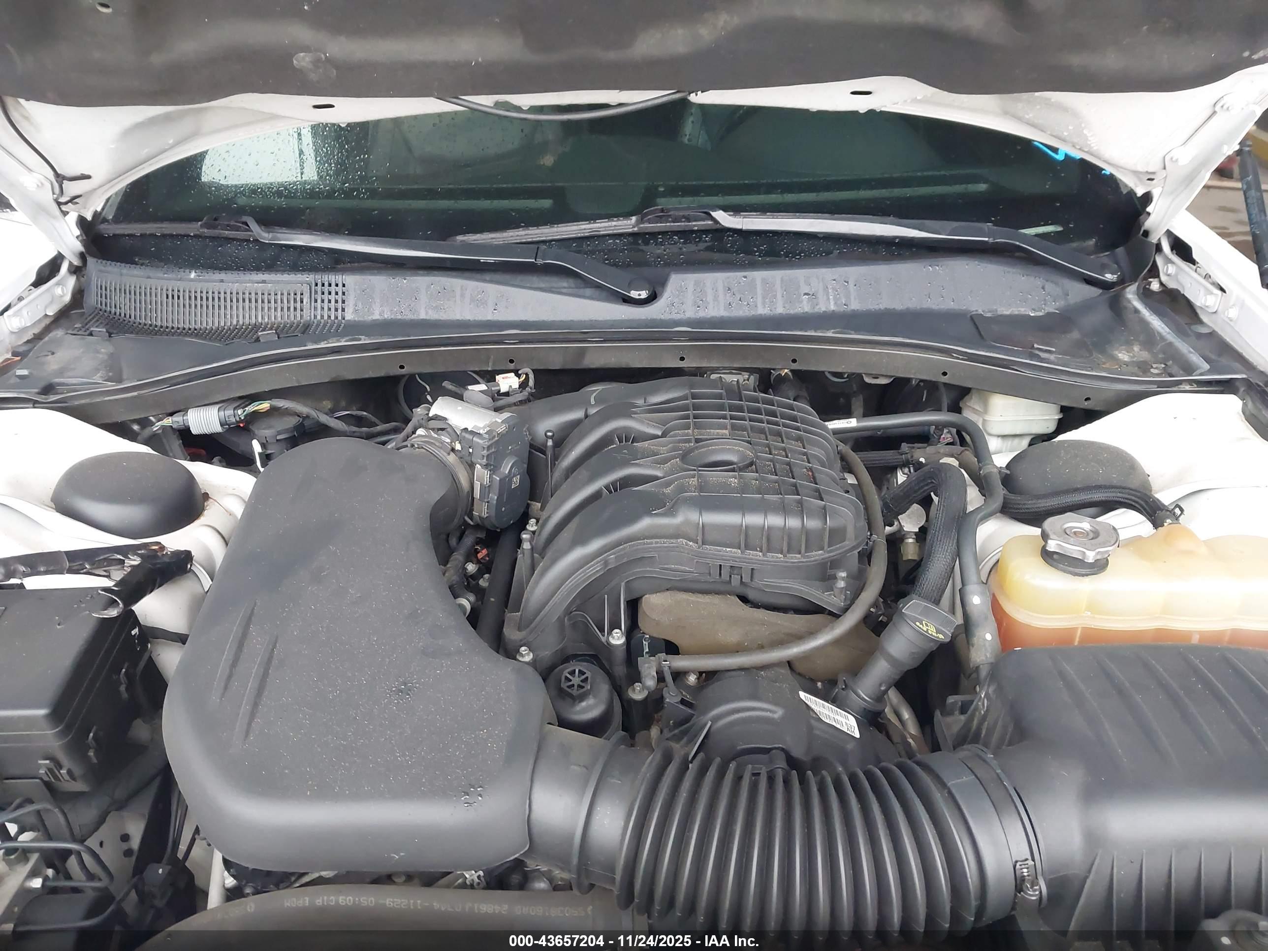 CHRYSLER 300 image 10