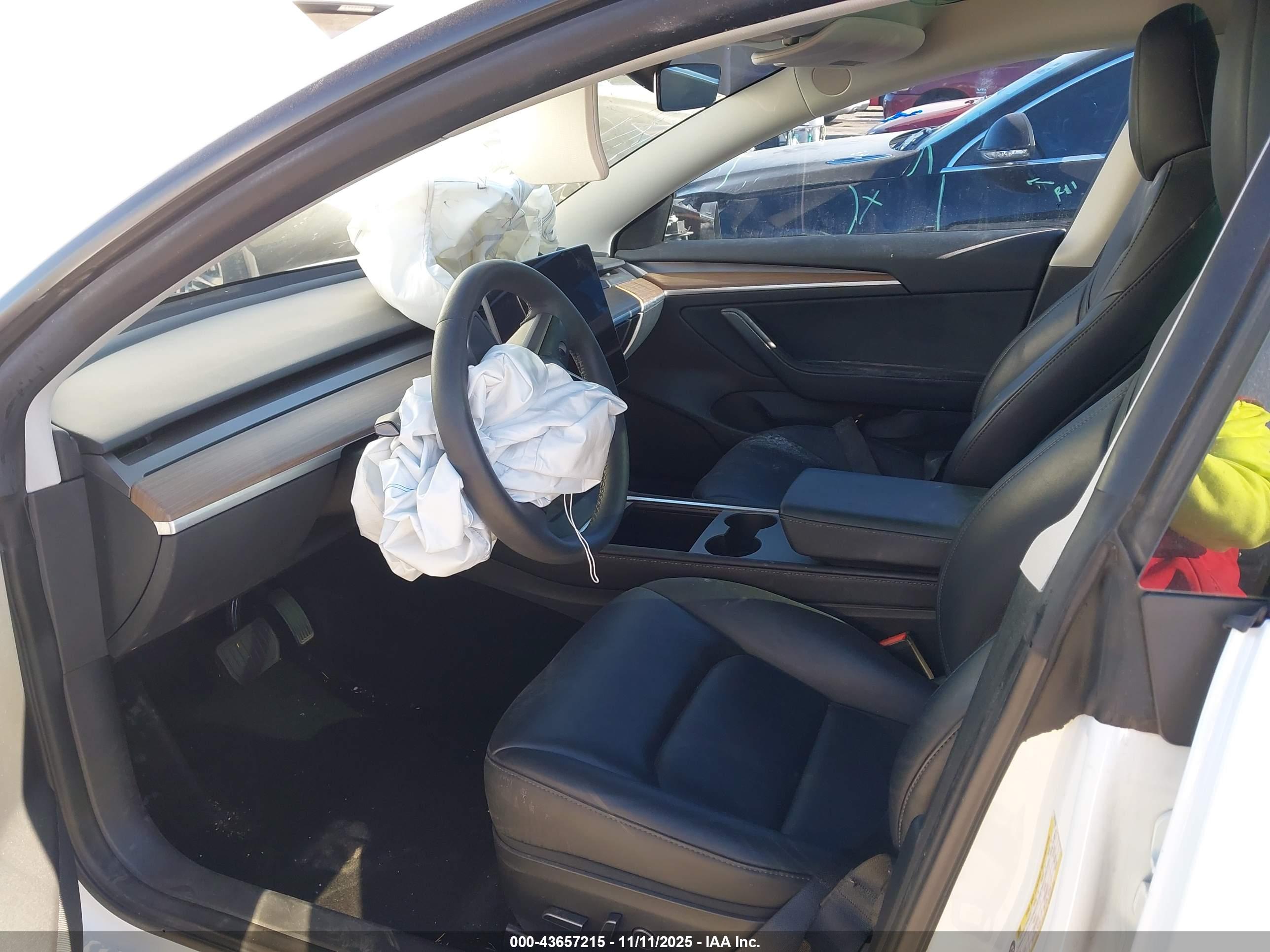 TESLA MODEL image 5