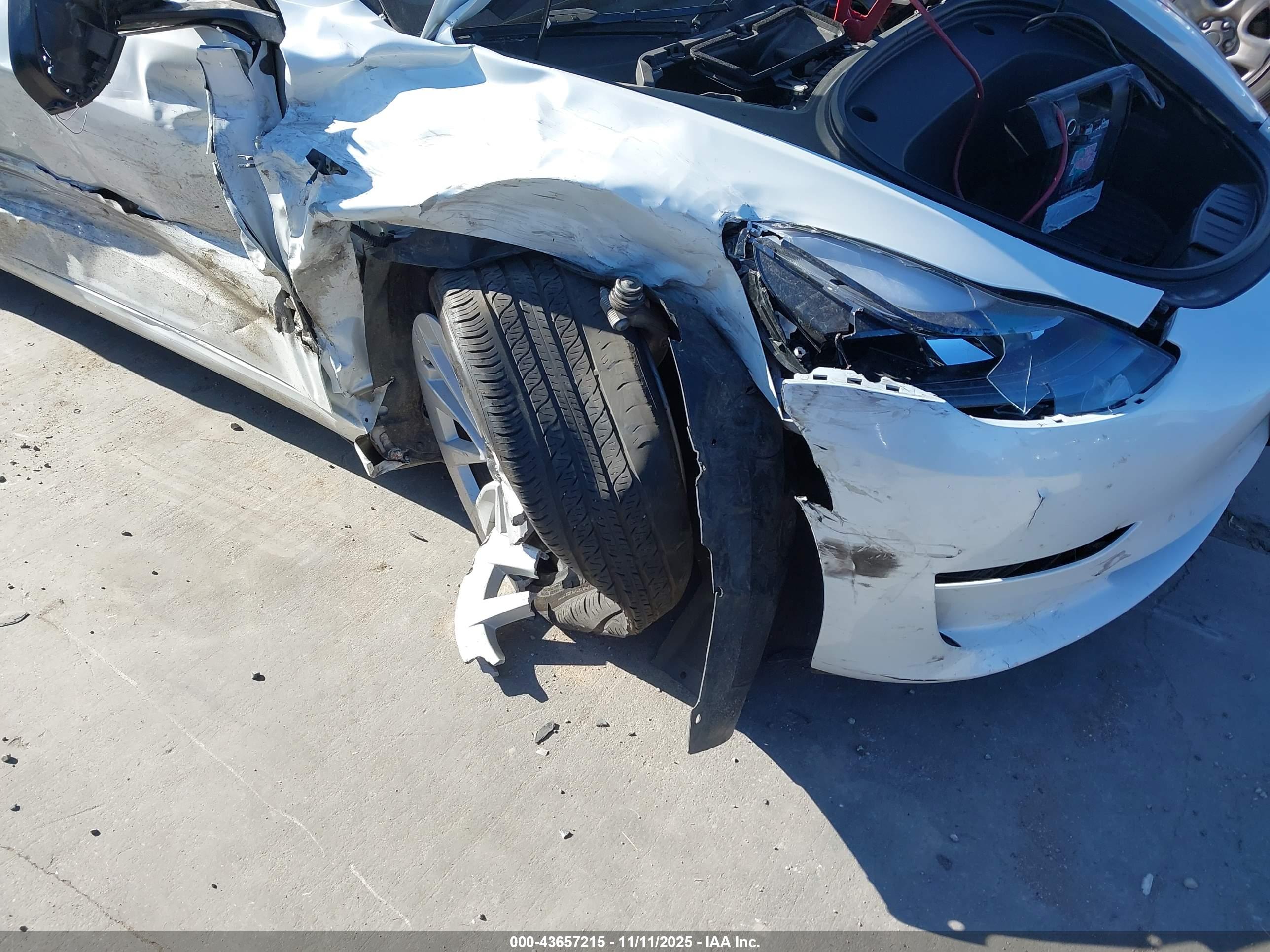 TESLA MODEL image 6