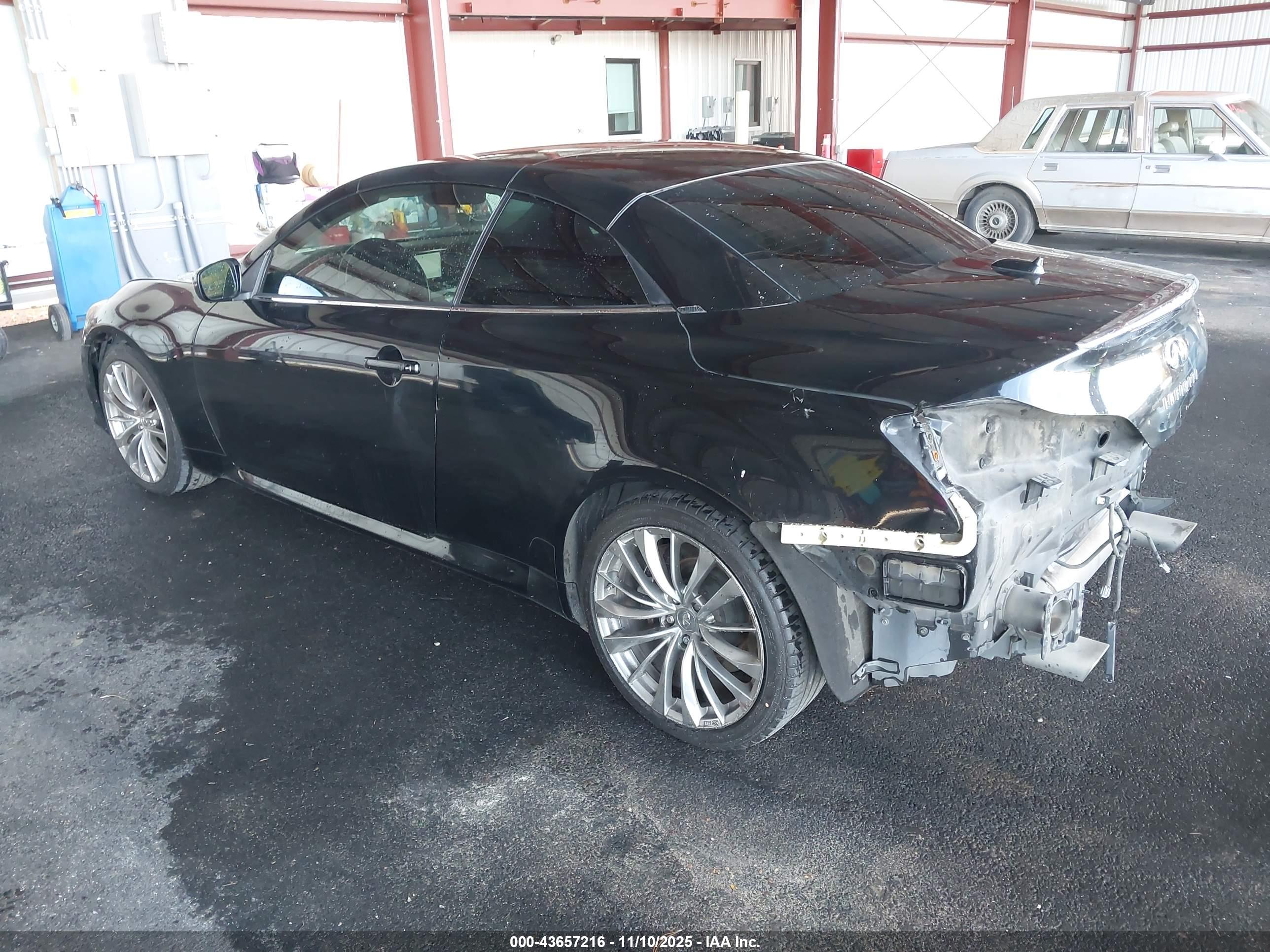 INFINITI G37 image 3