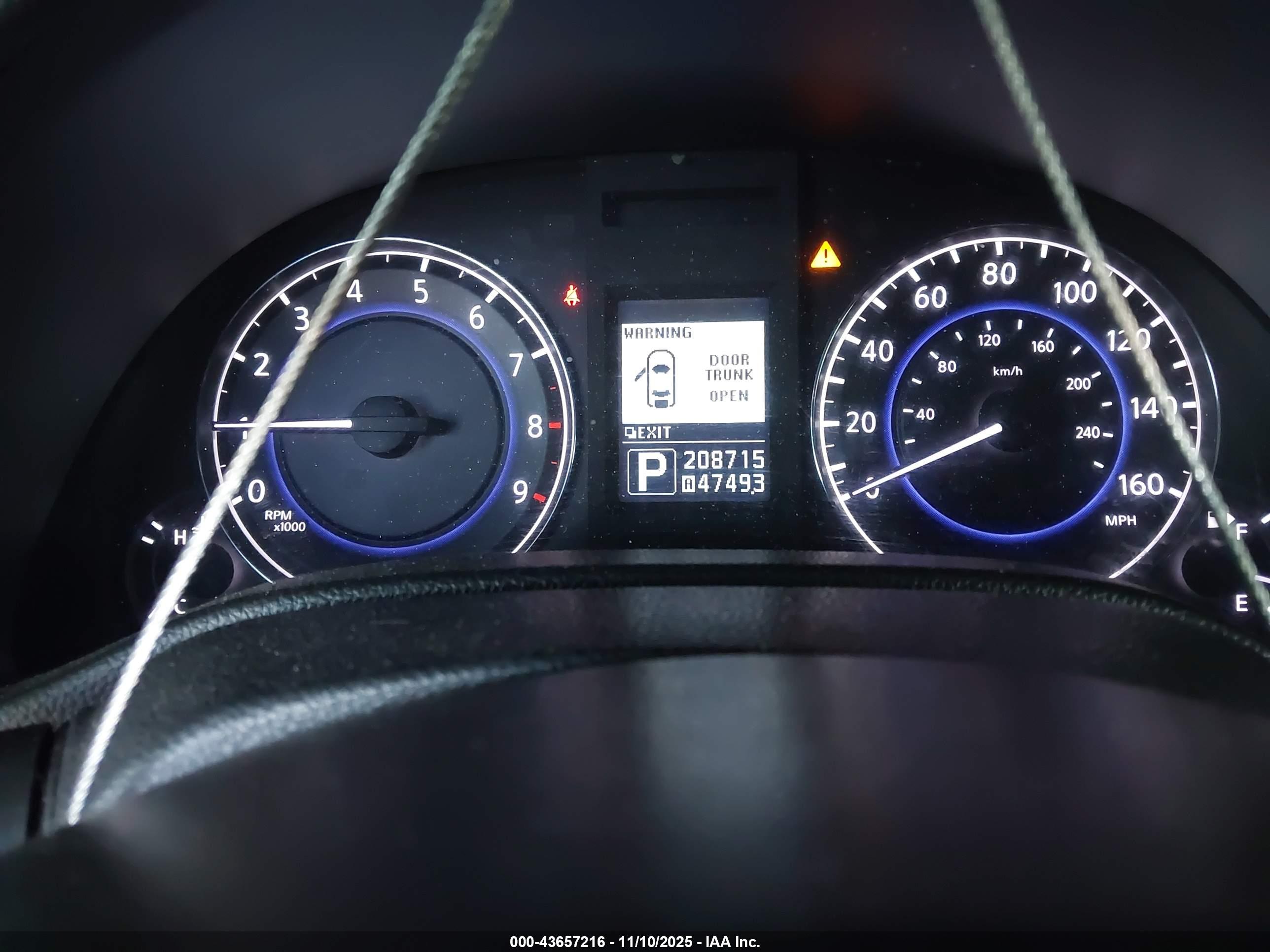 INFINITI G37 image 7