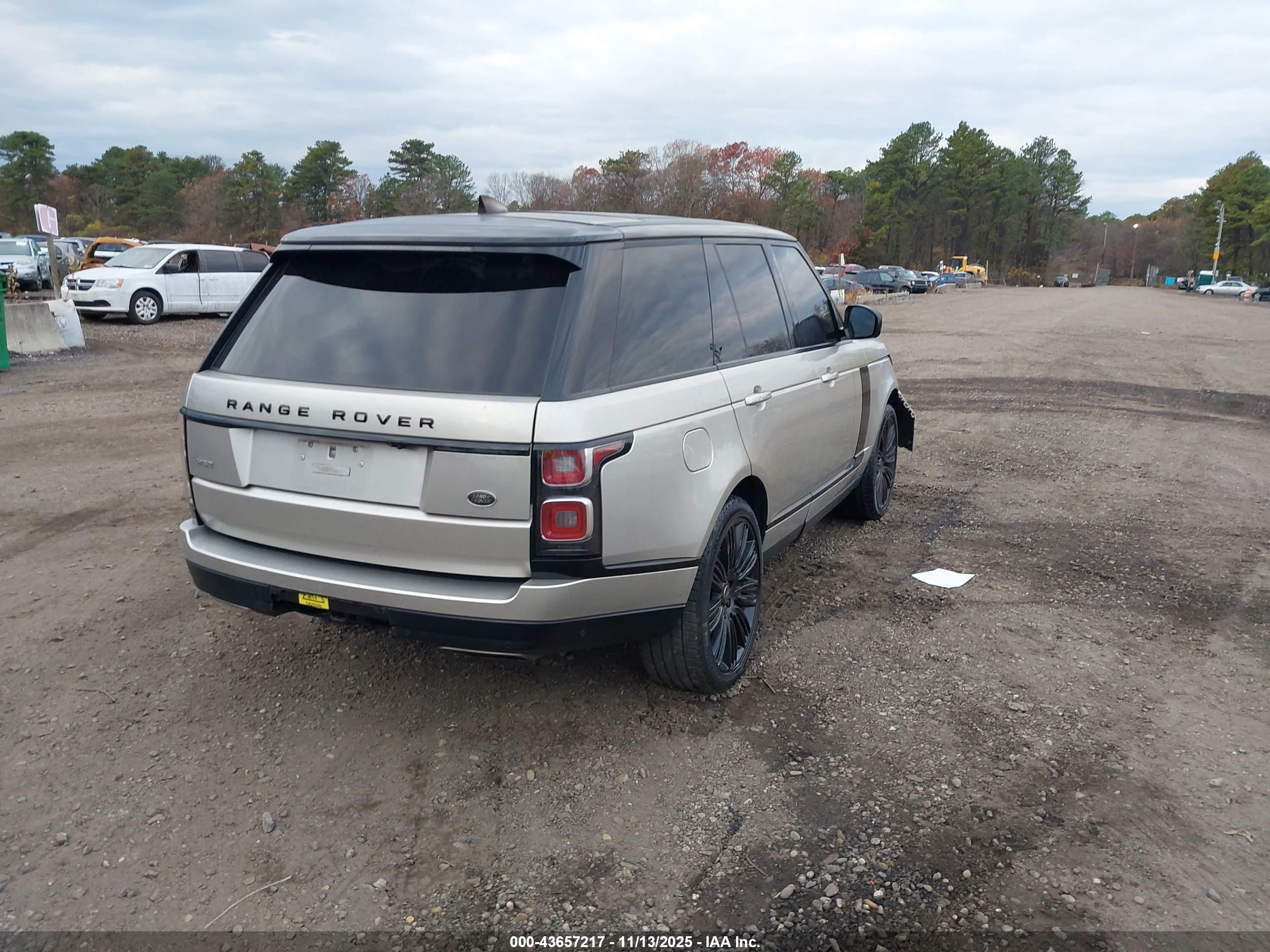 LAND ROVER image 4