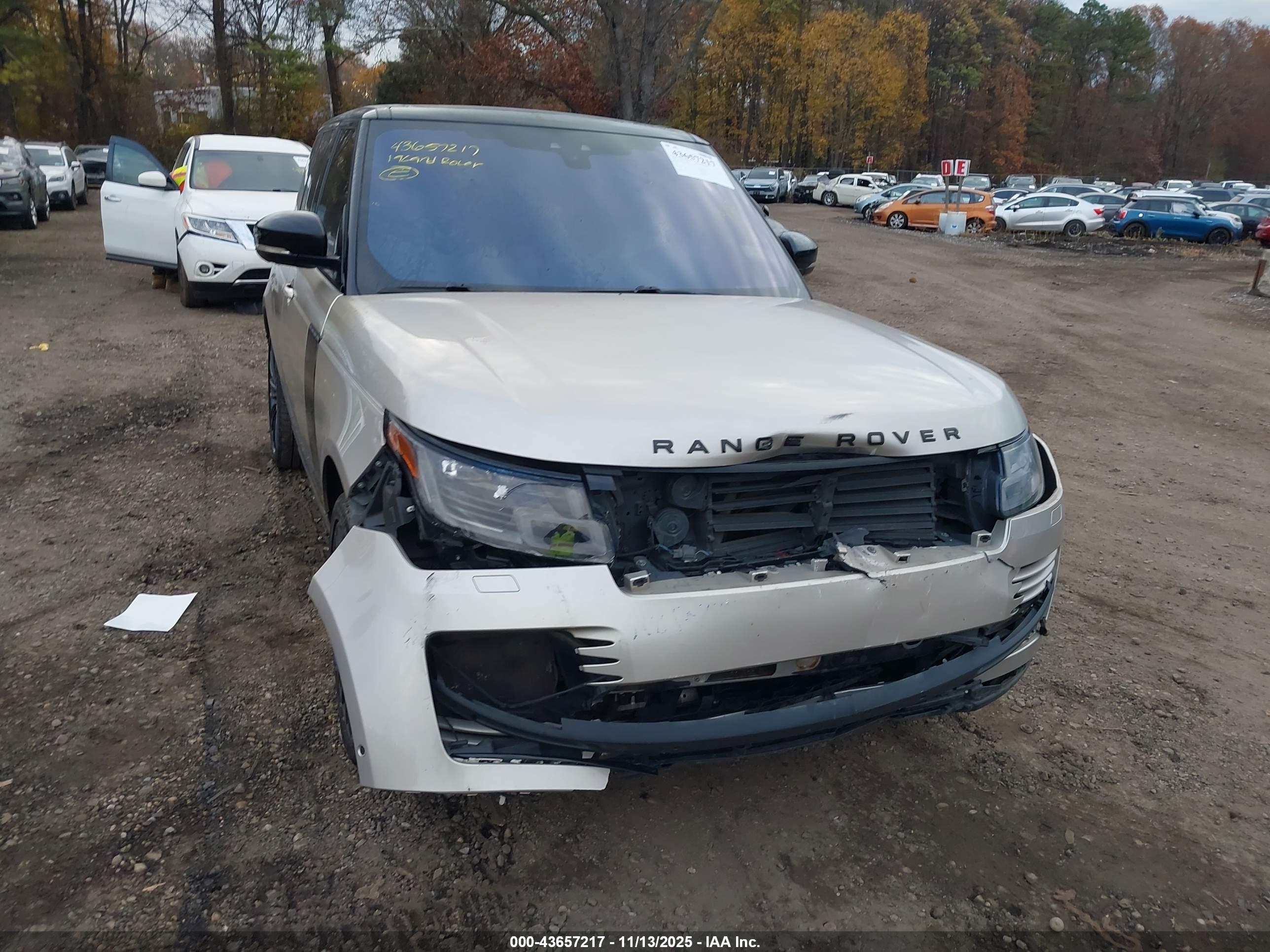 LAND ROVER image 6