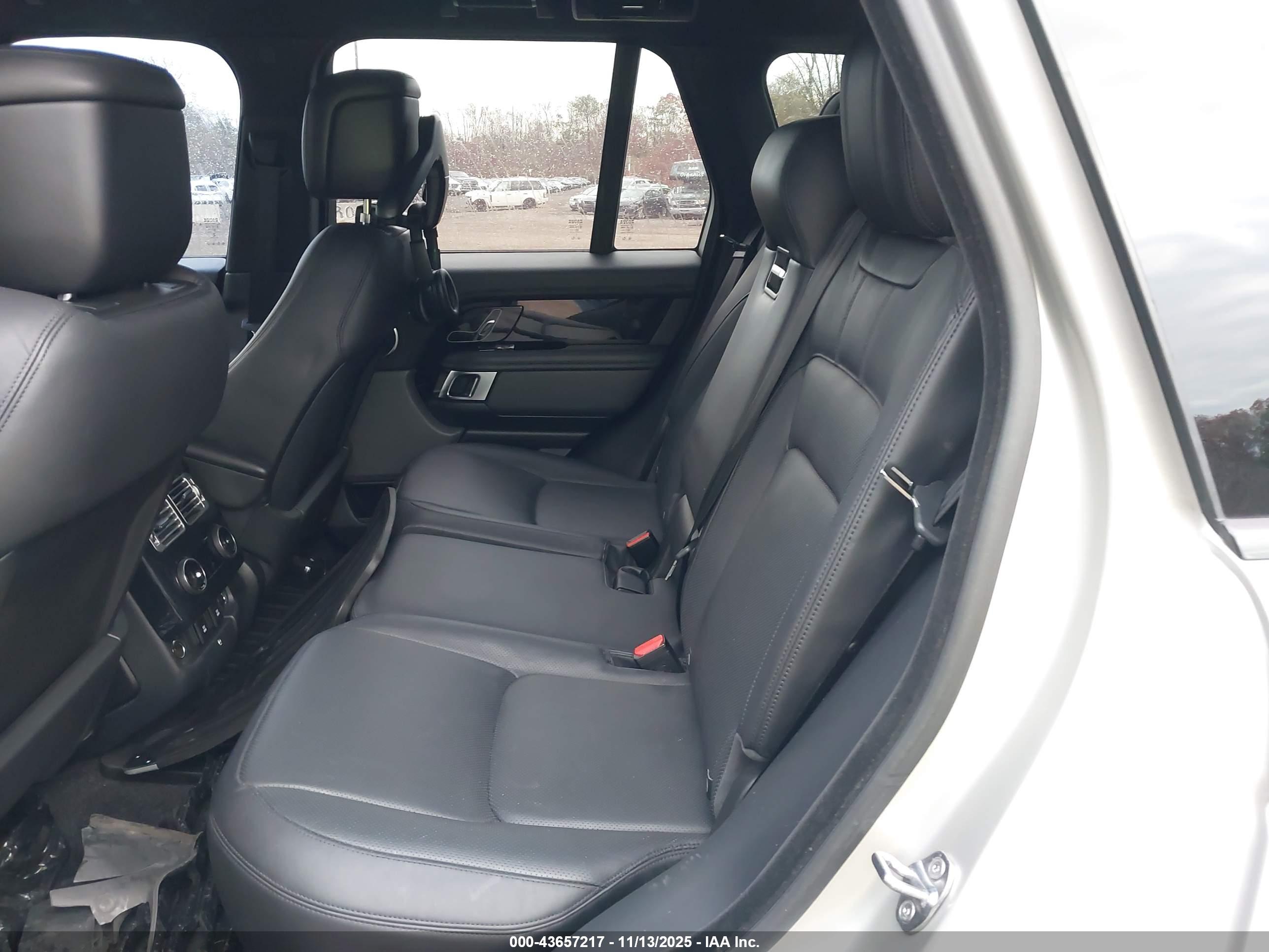 LAND ROVER image 8