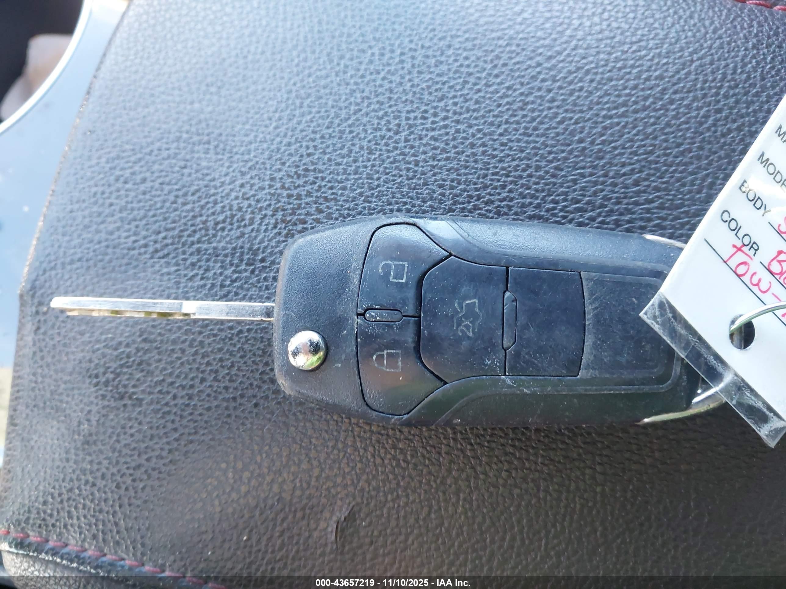 FORD FUSION image 11