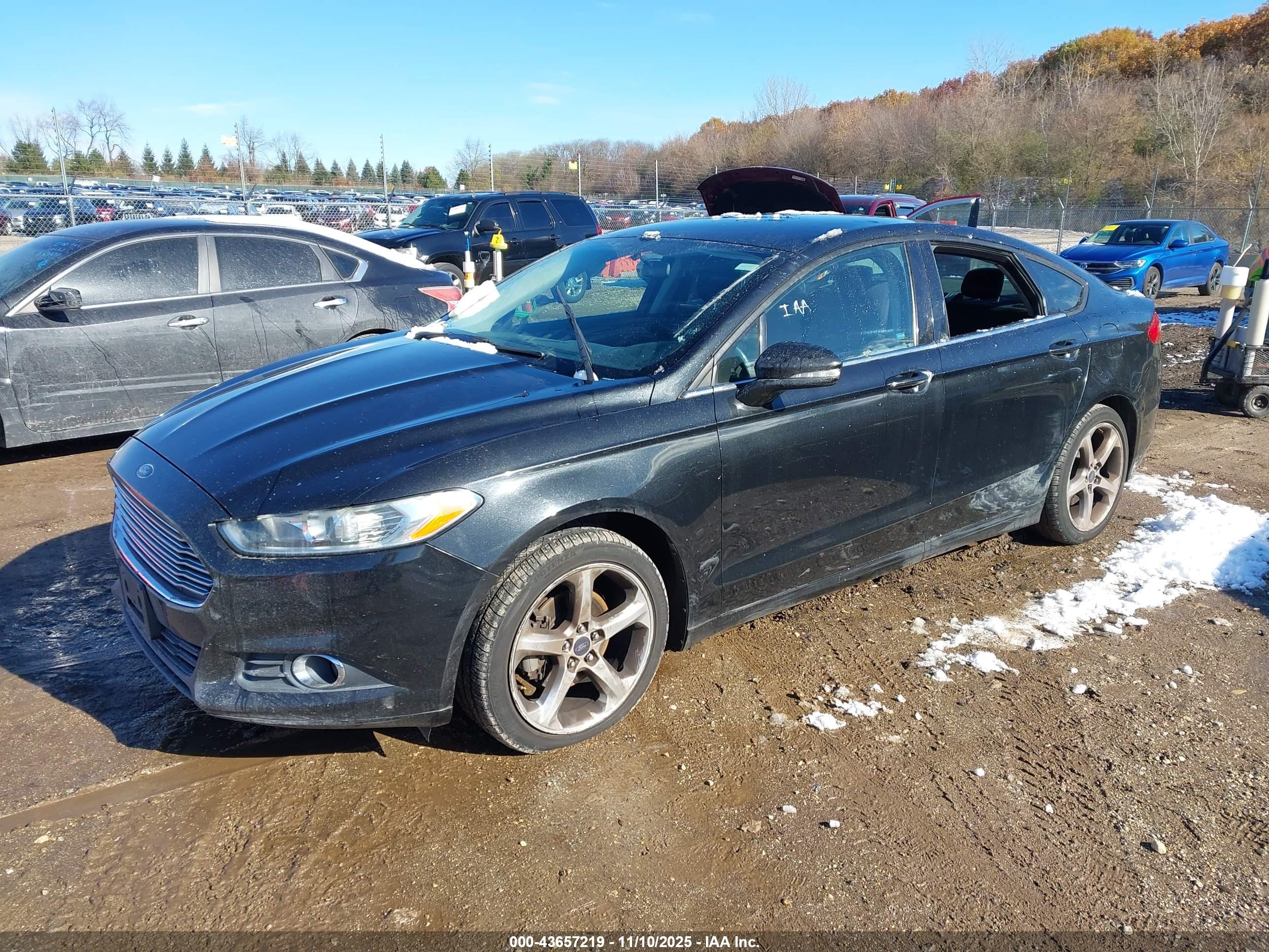 FORD FUSION image 2