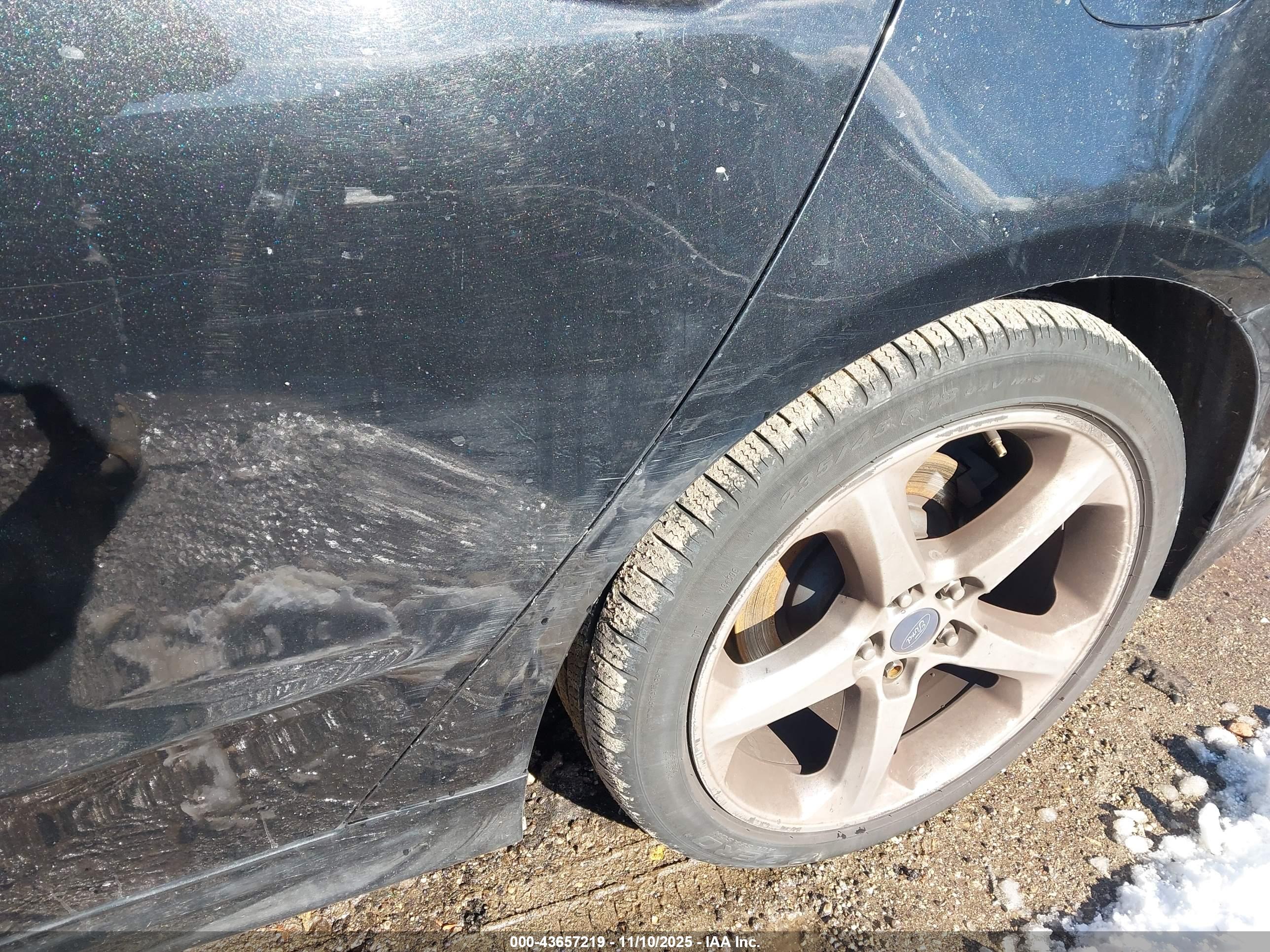 FORD FUSION image 6