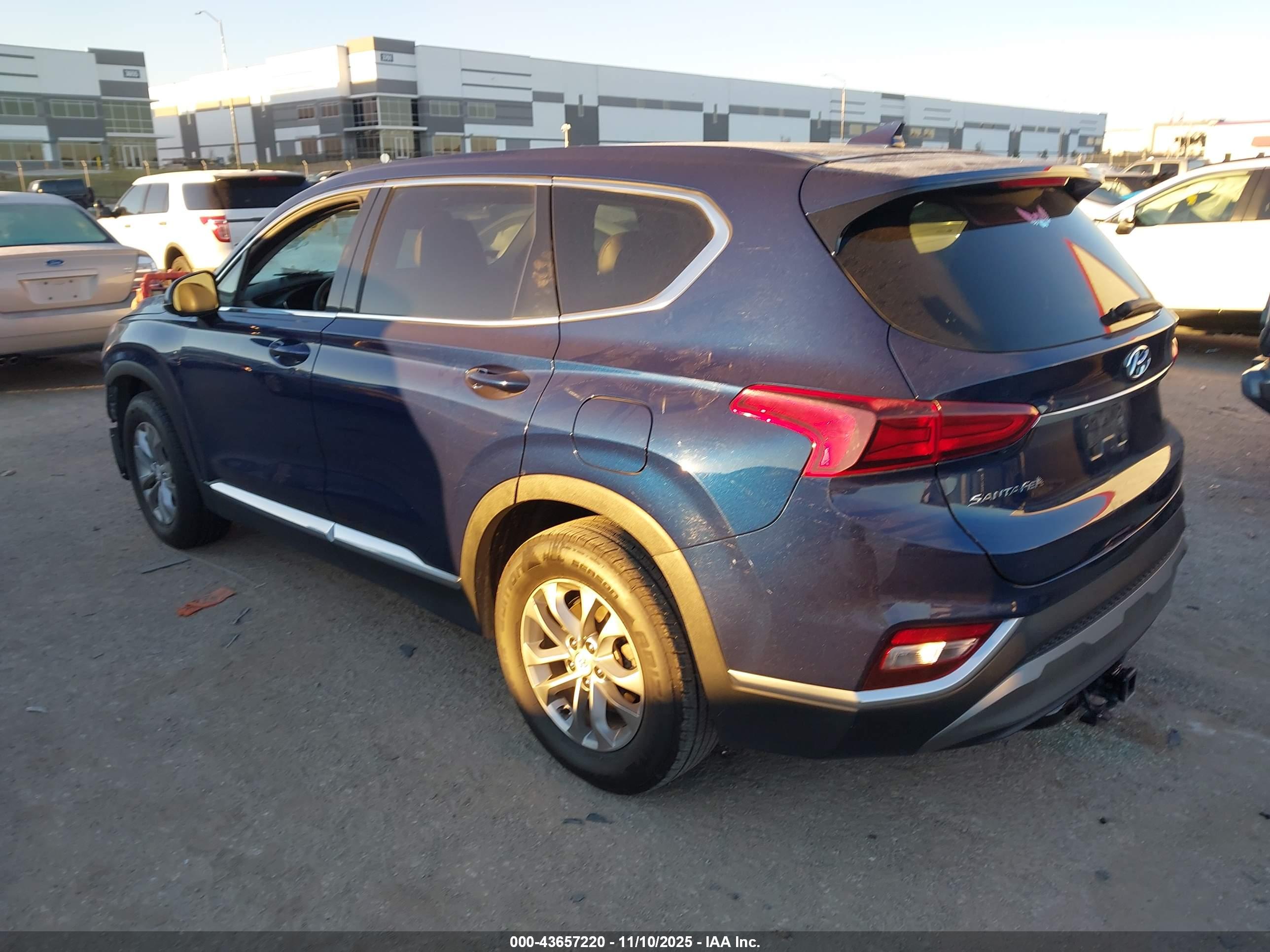 HYUNDAI SANTA image 3