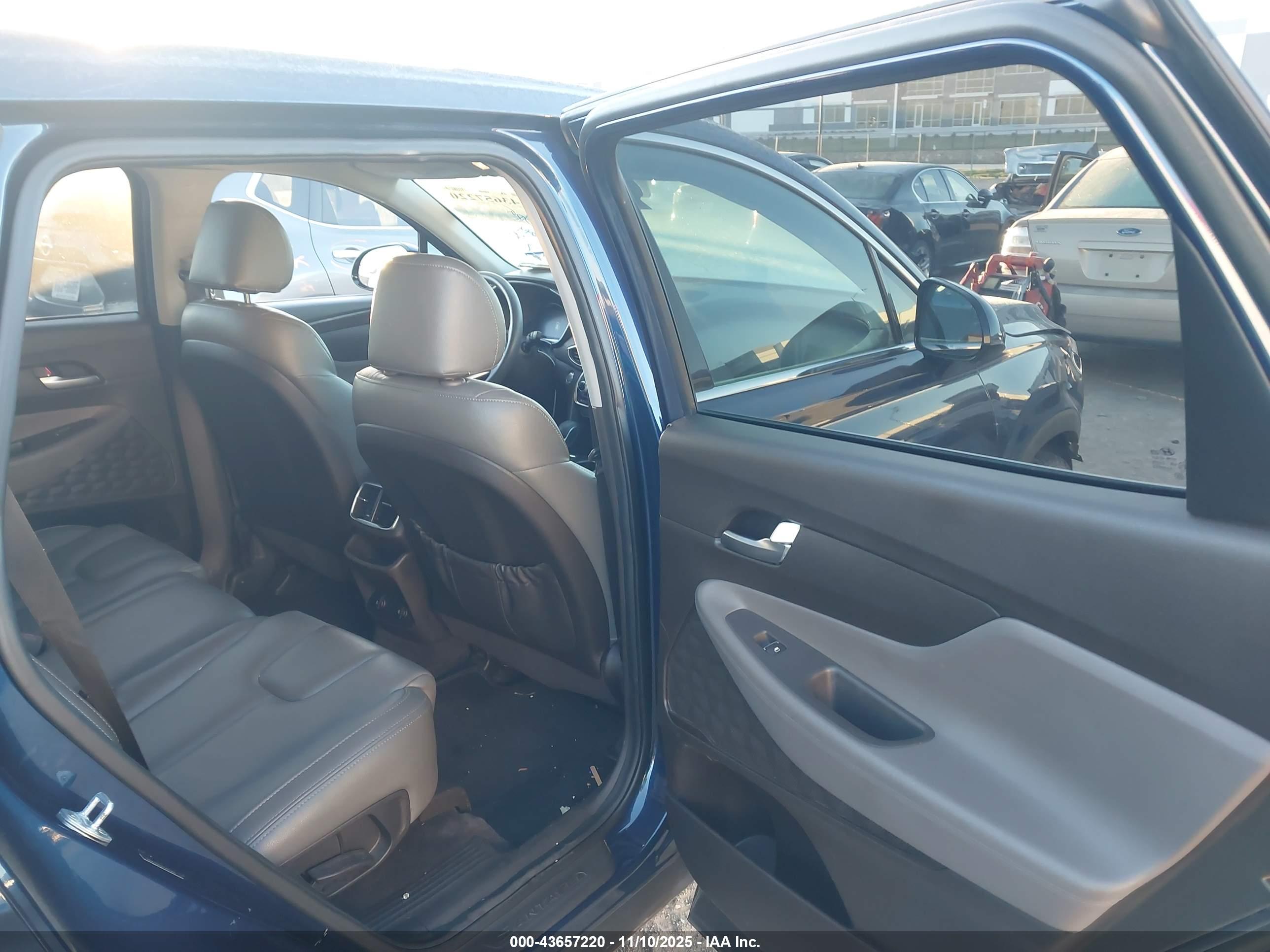 HYUNDAI SANTA image 8