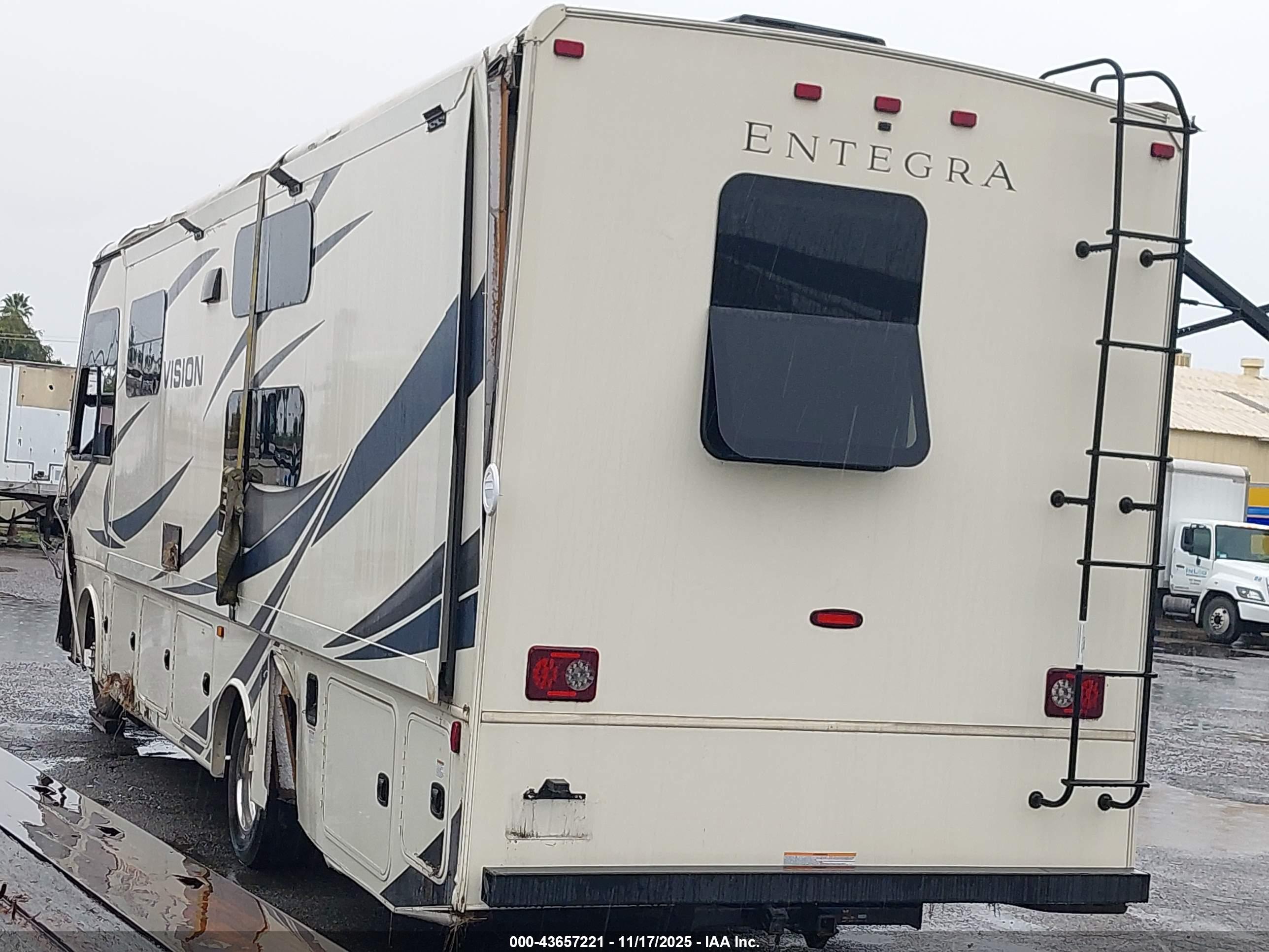 FORD F53 image 3