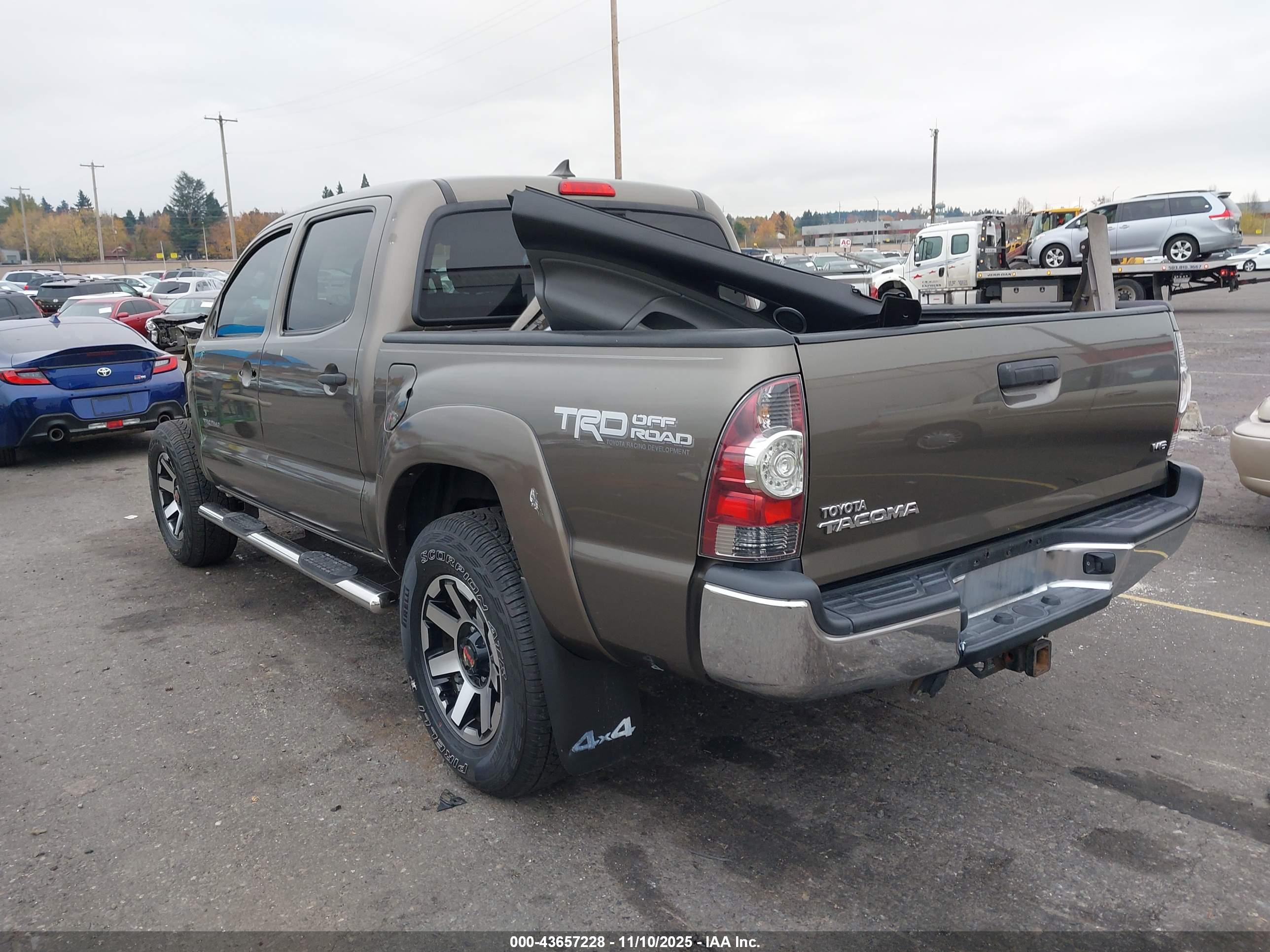 TOYOTA TACOMA image 3