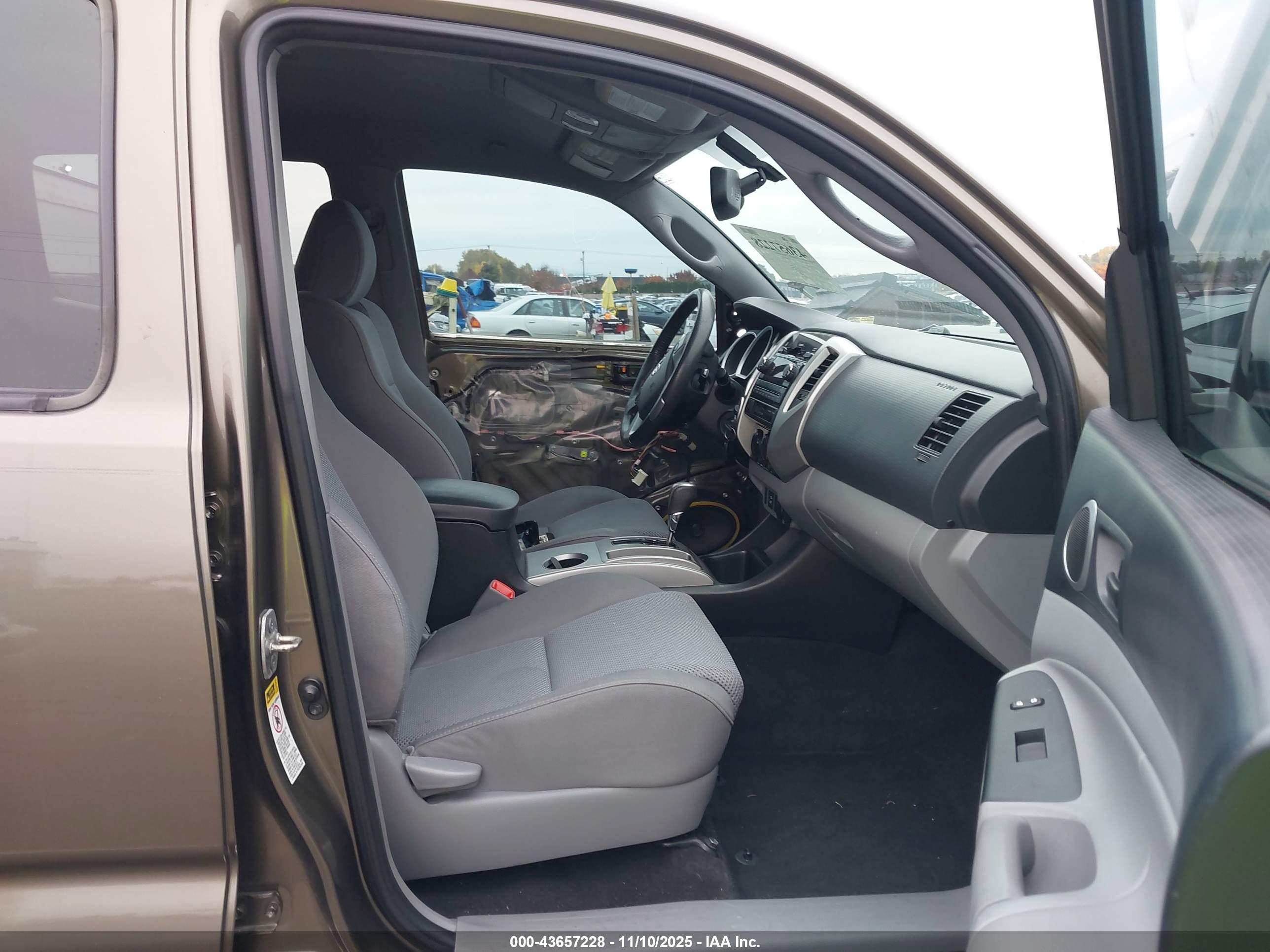 TOYOTA TACOMA image 5