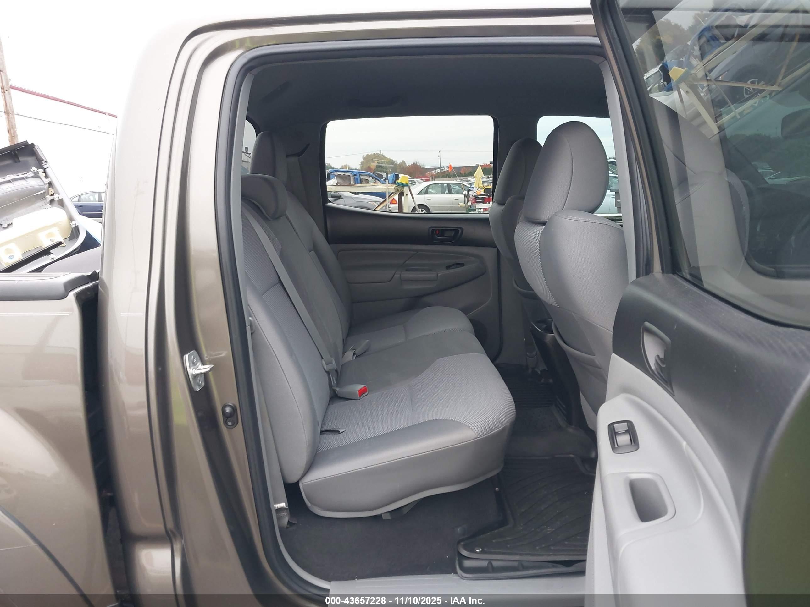 TOYOTA TACOMA image 8
