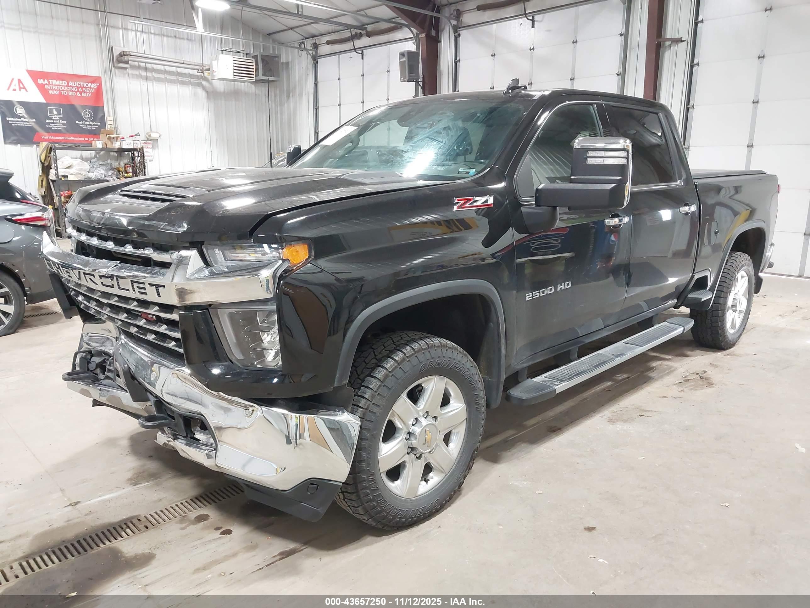 CHEVROLET SILVERADO image 2