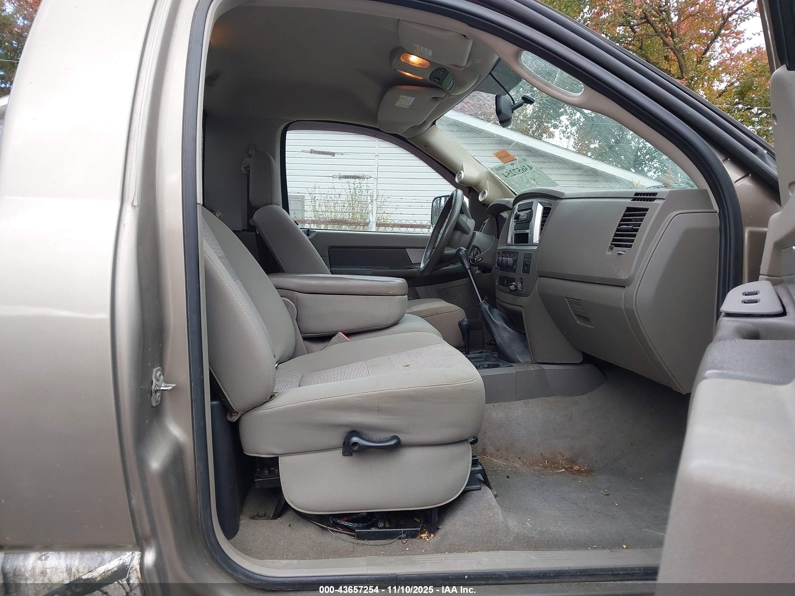 DODGE RAM image 5