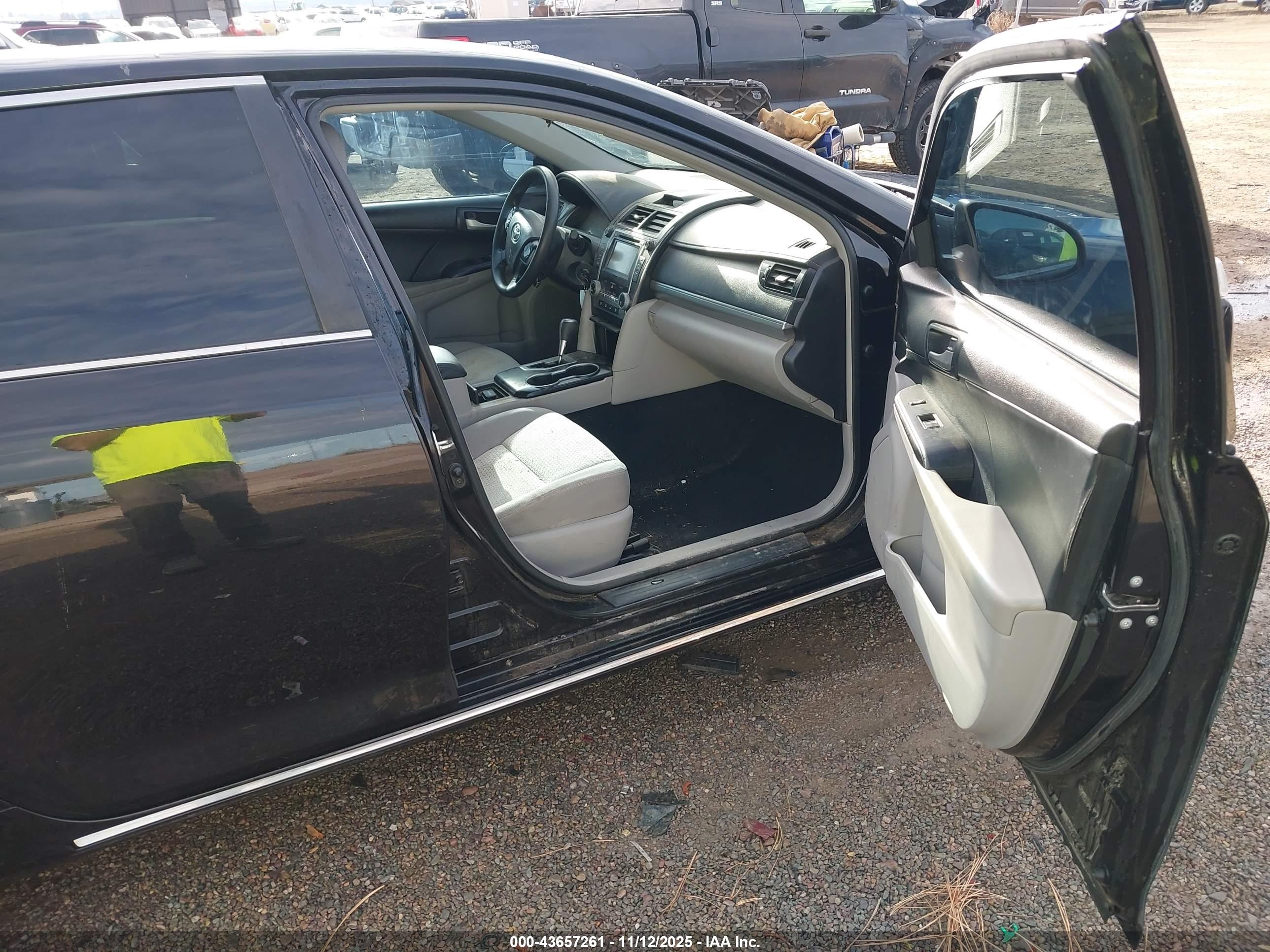 TOYOTA CAMRY image 5