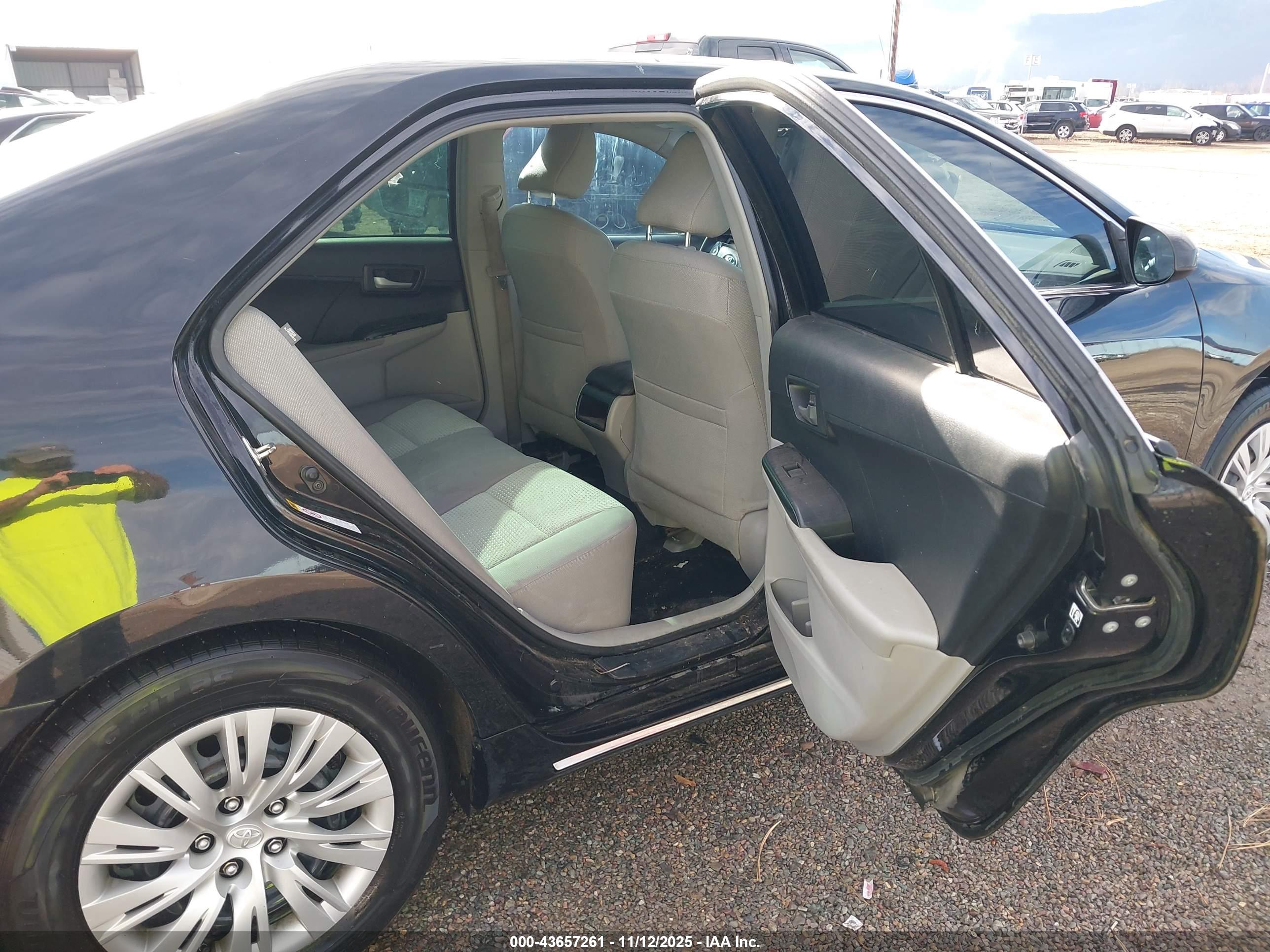 TOYOTA CAMRY image 8