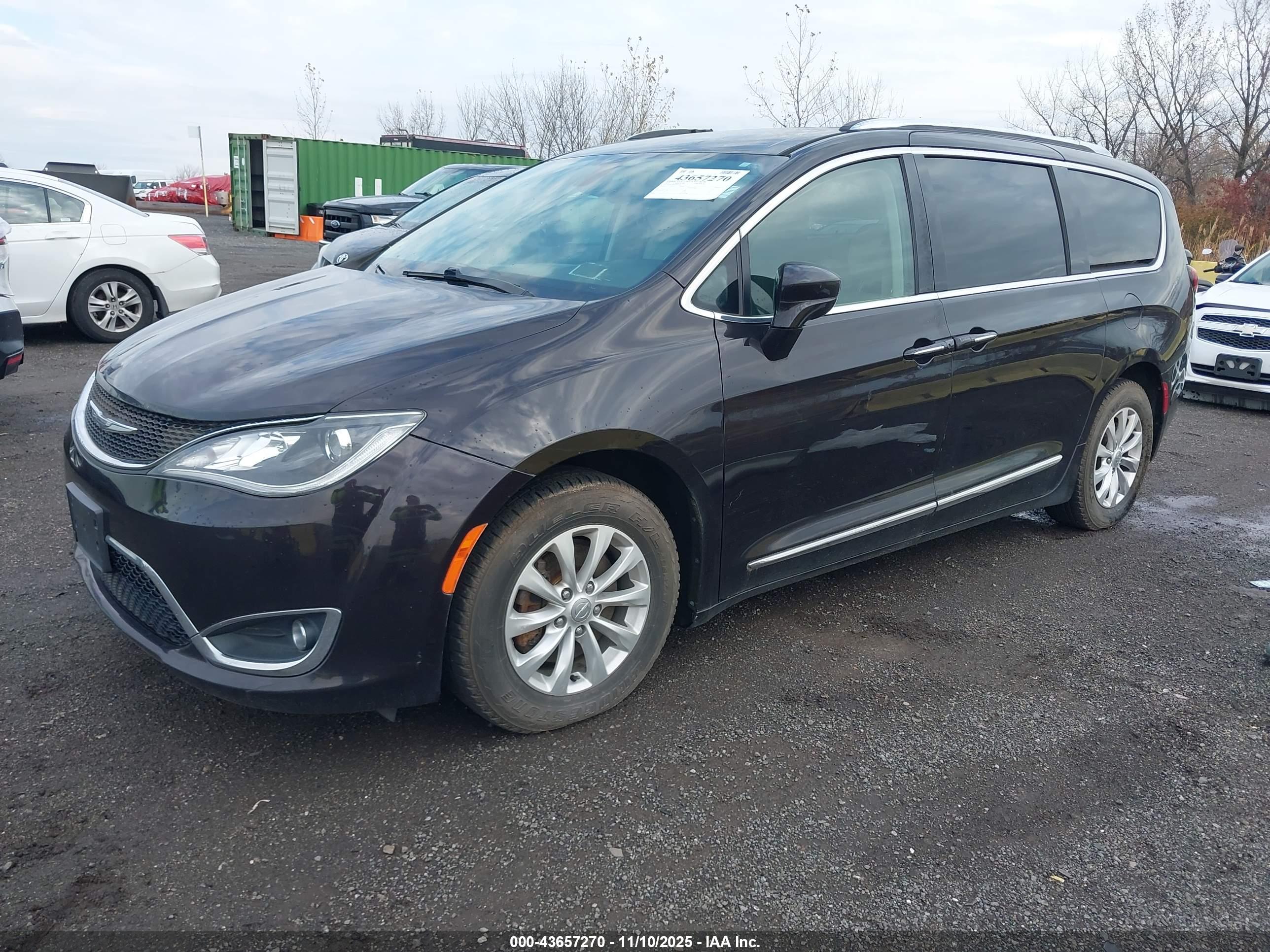 CHRYSLER PACIFICA image 2