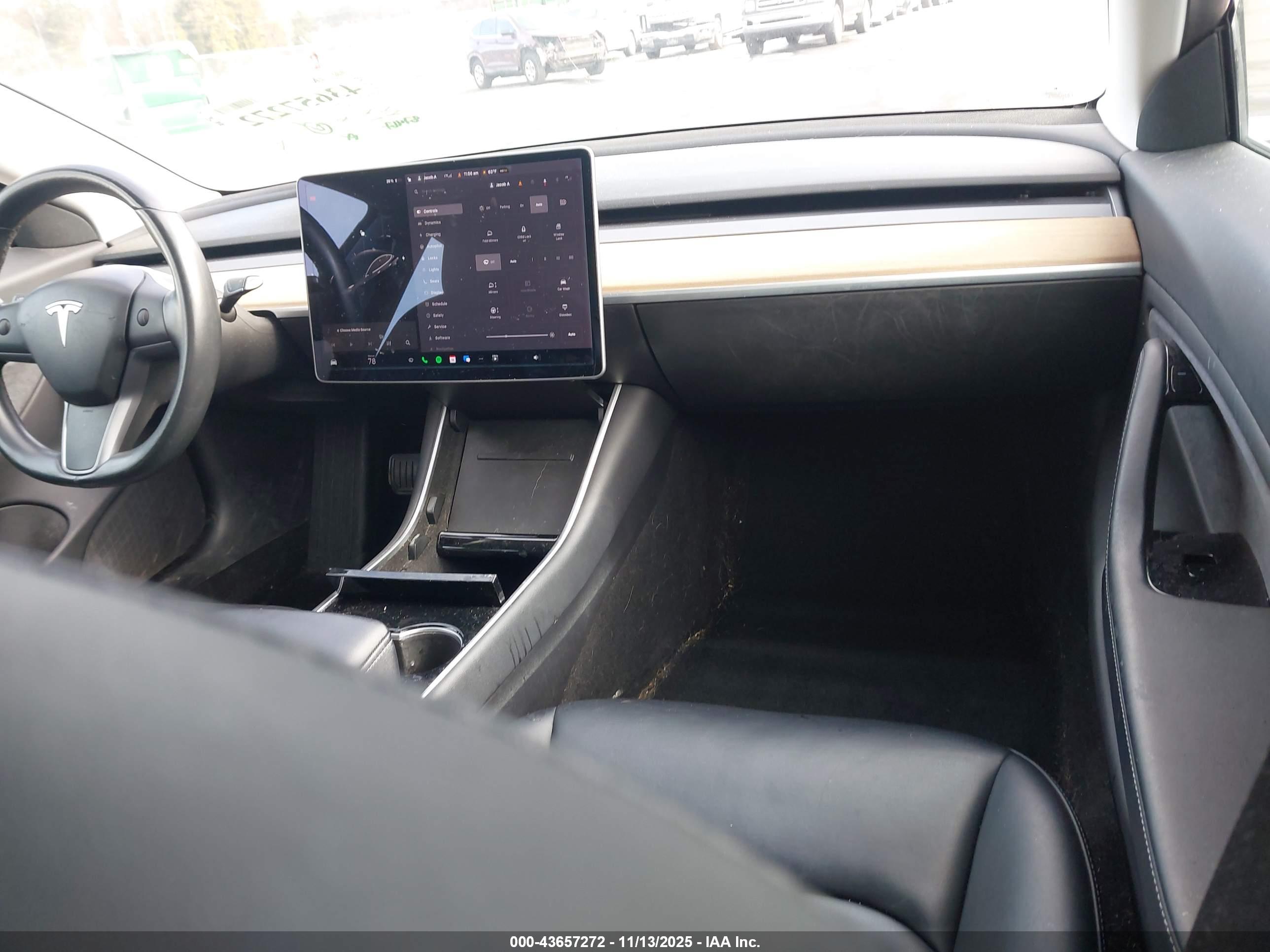 TESLA MODEL image 5