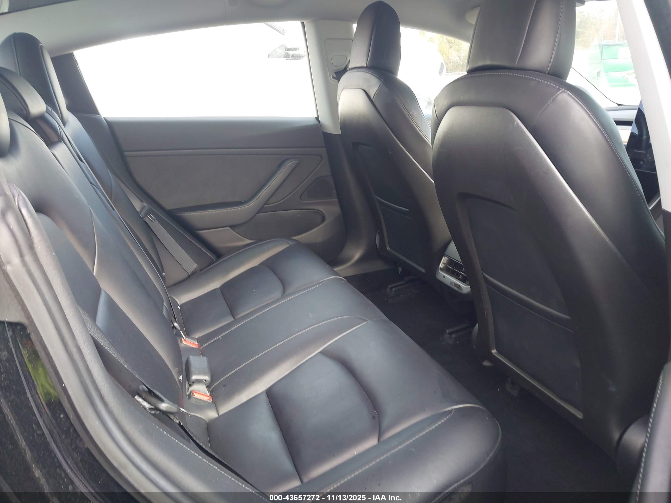 TESLA MODEL image 8