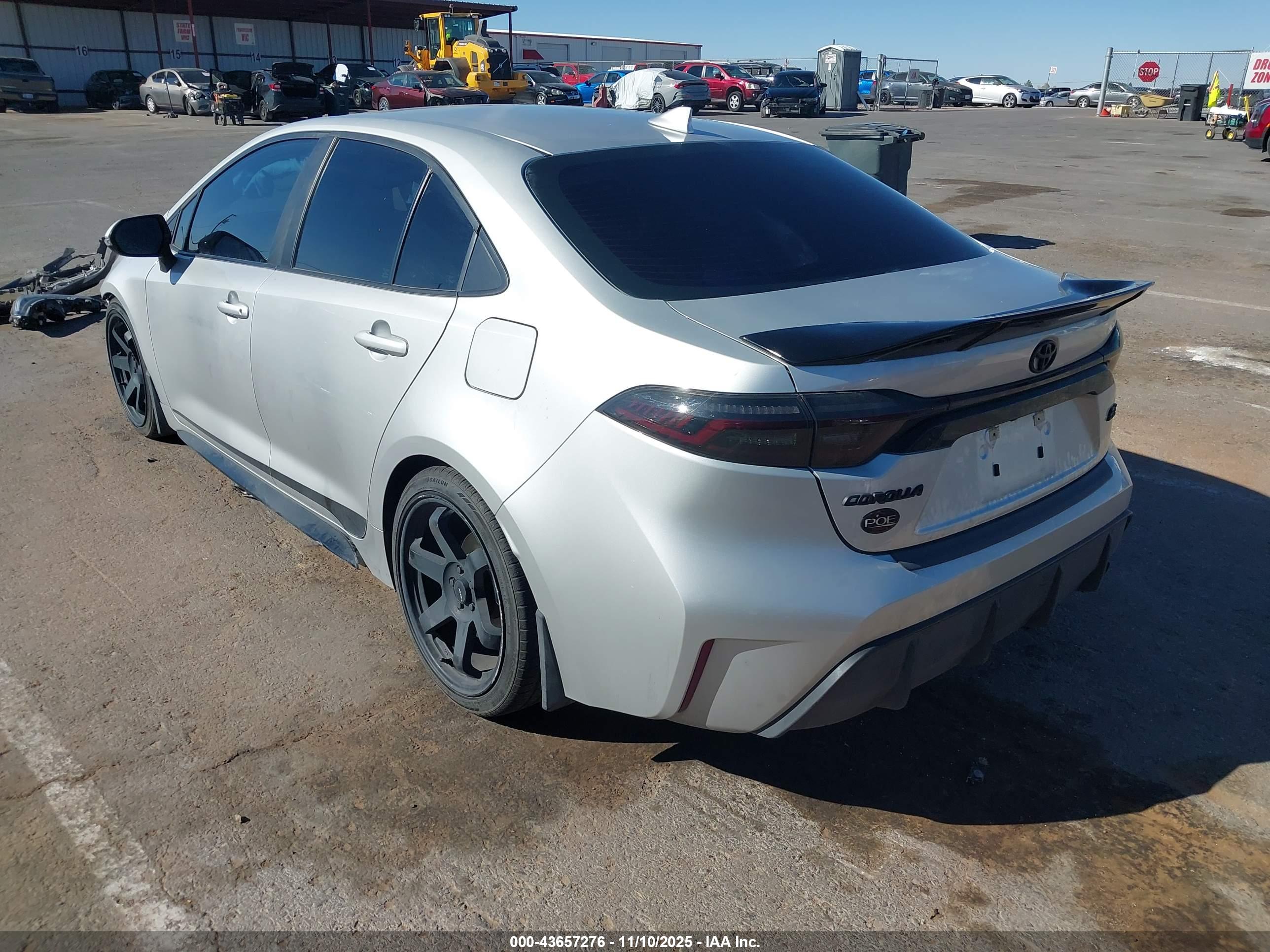 TOYOTA COROLLA image 3