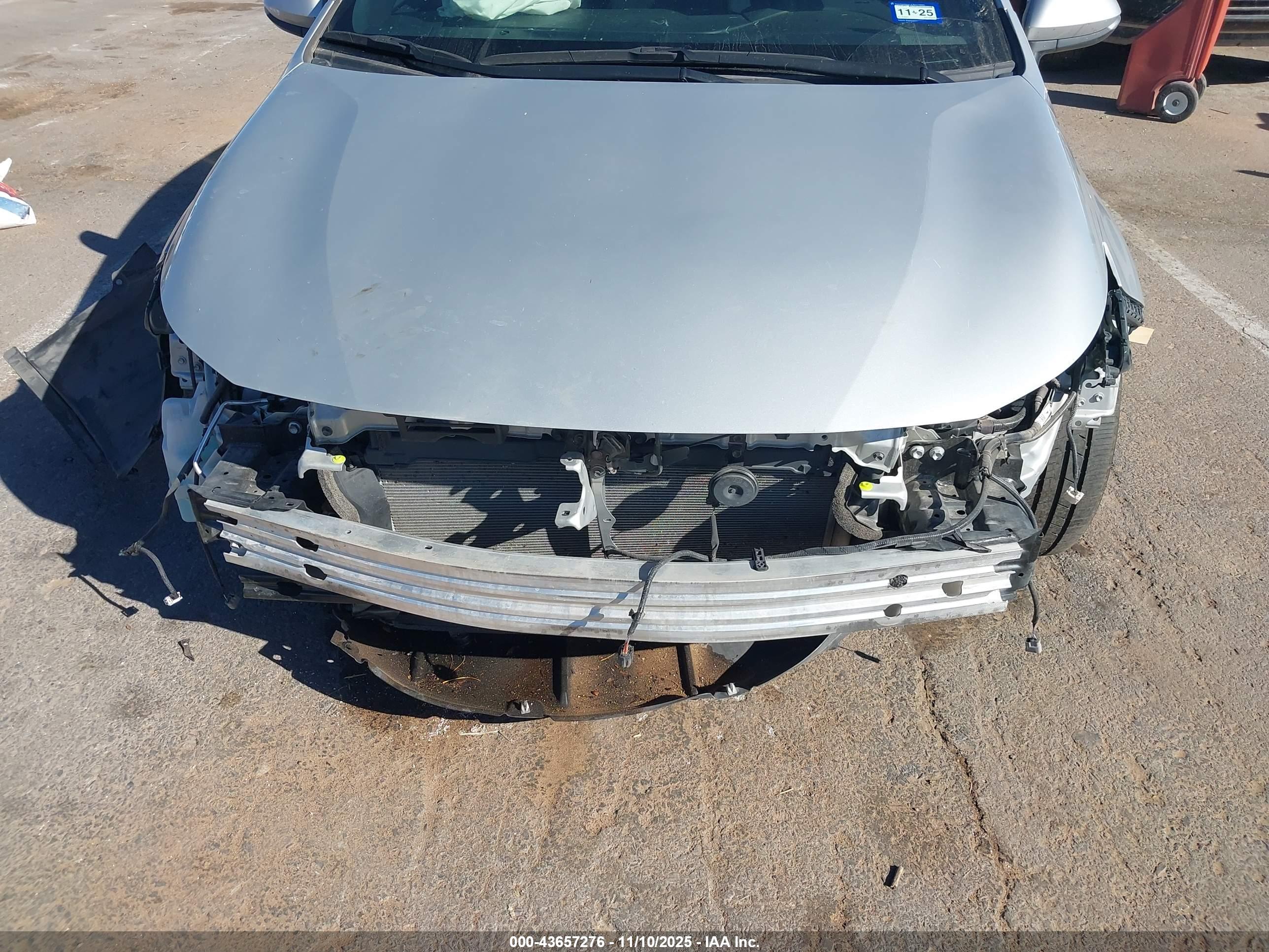 TOYOTA COROLLA image 6