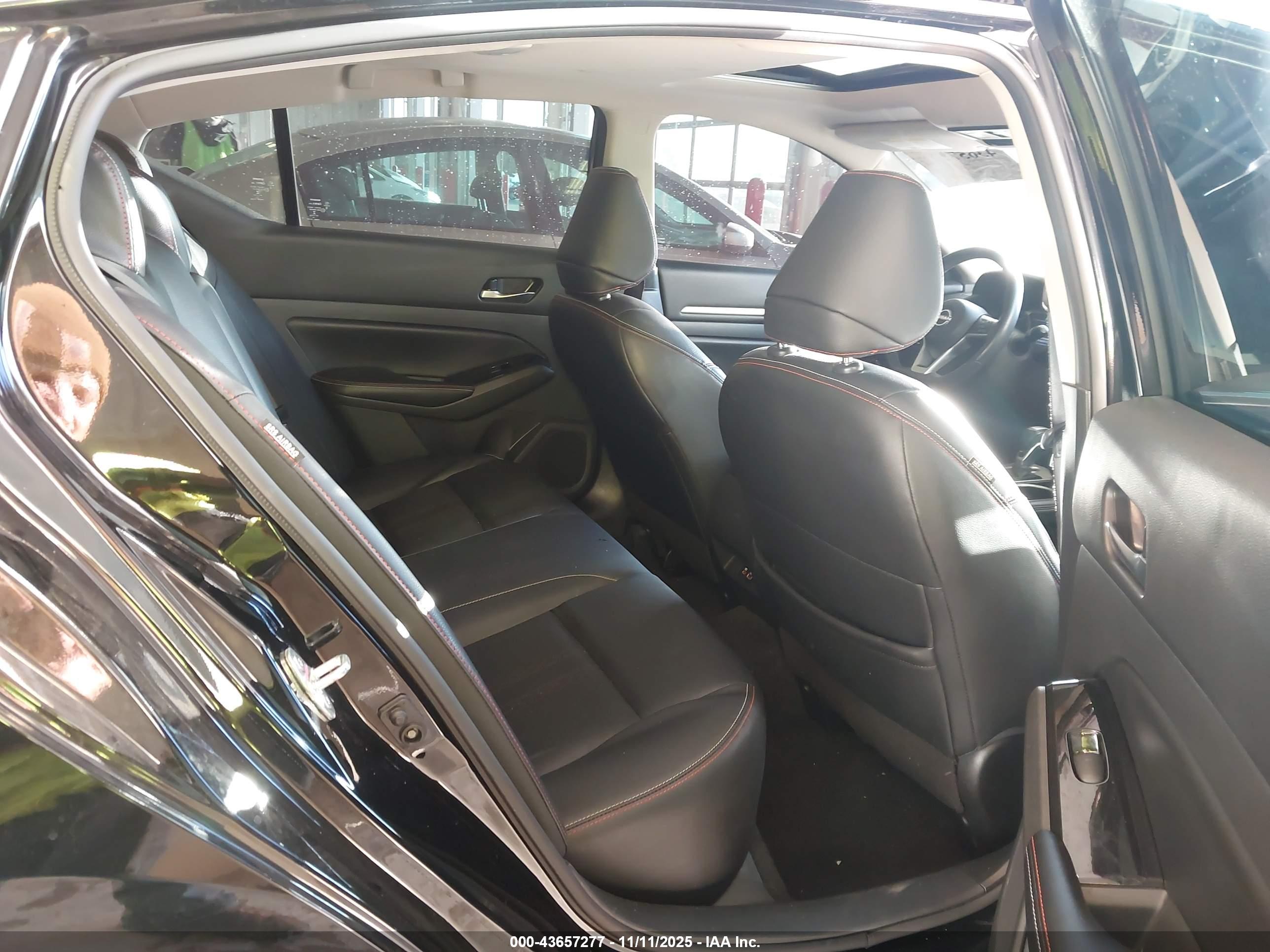 NISSAN ALTIMA image 8
