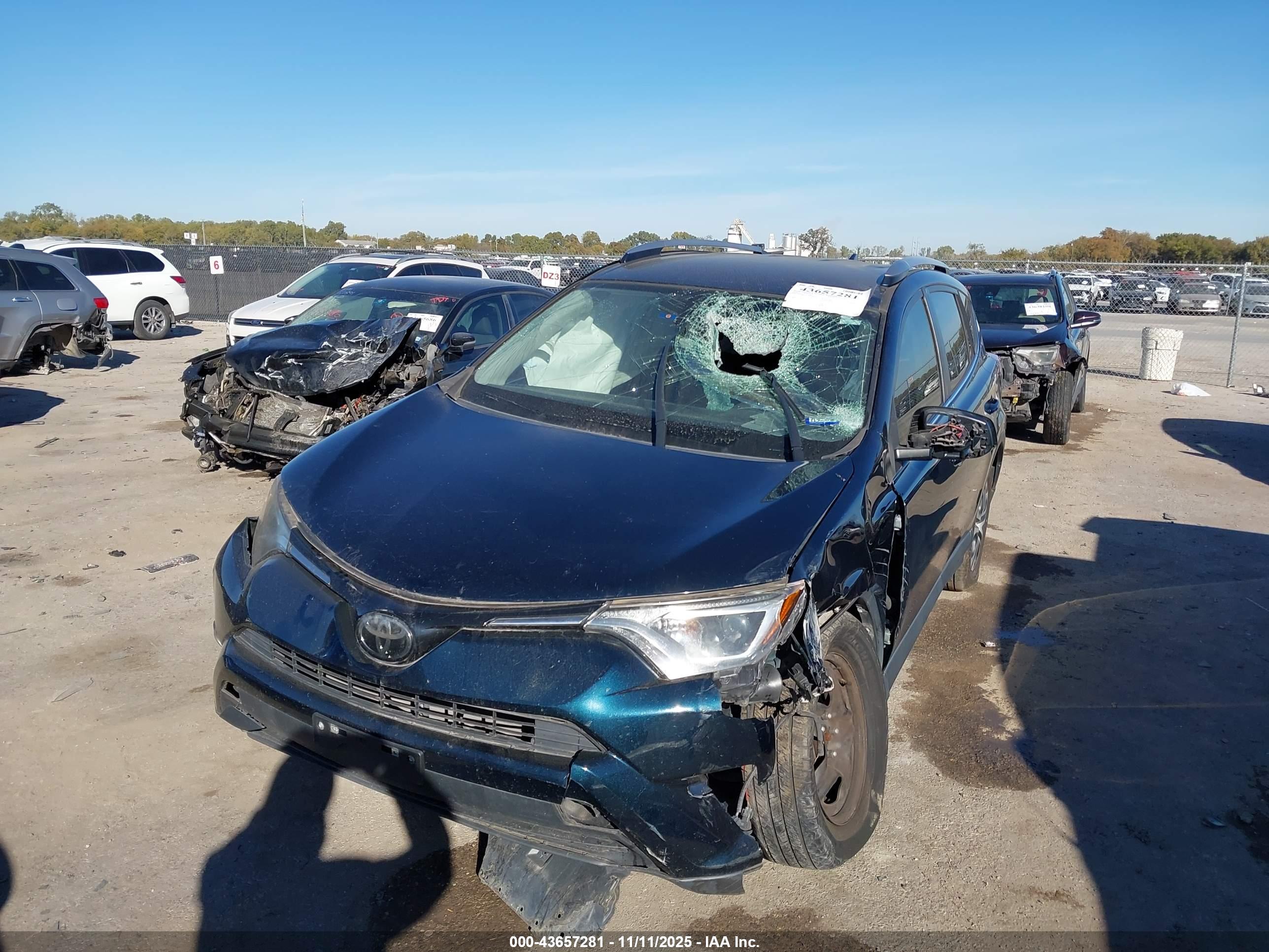 TOYOTA RAV4 image 2