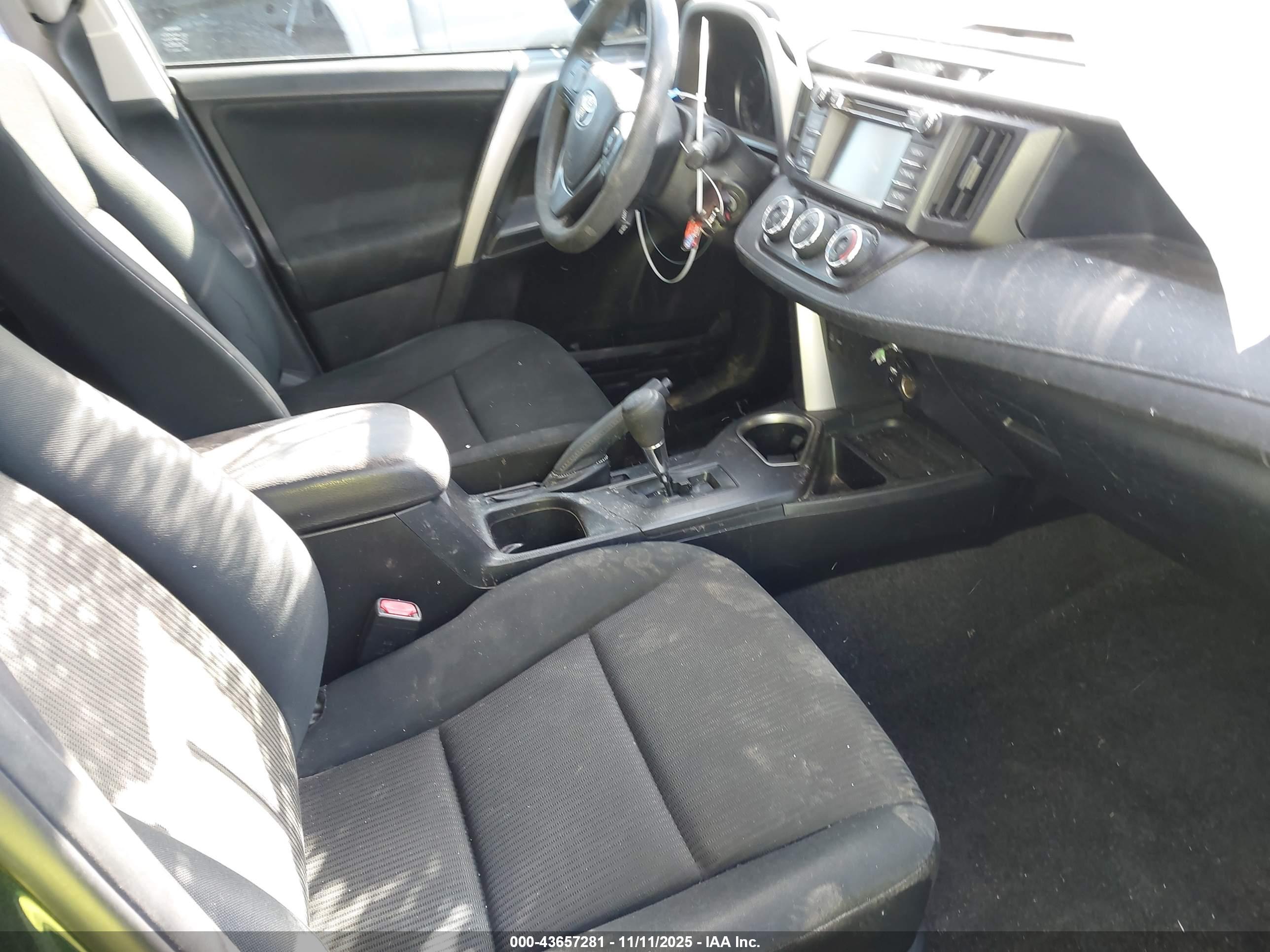 TOYOTA RAV4 image 5