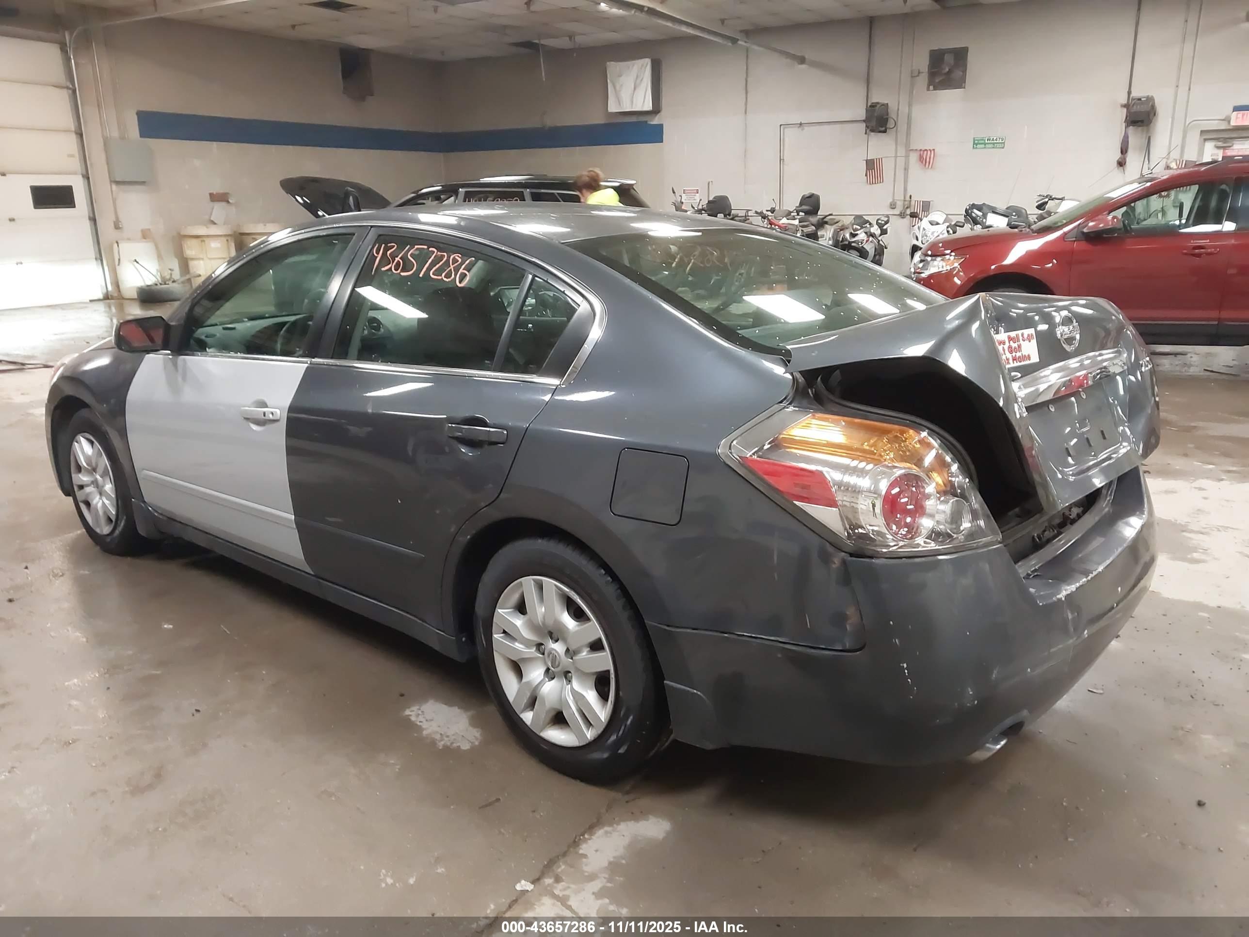 NISSAN ALTIMA image 3