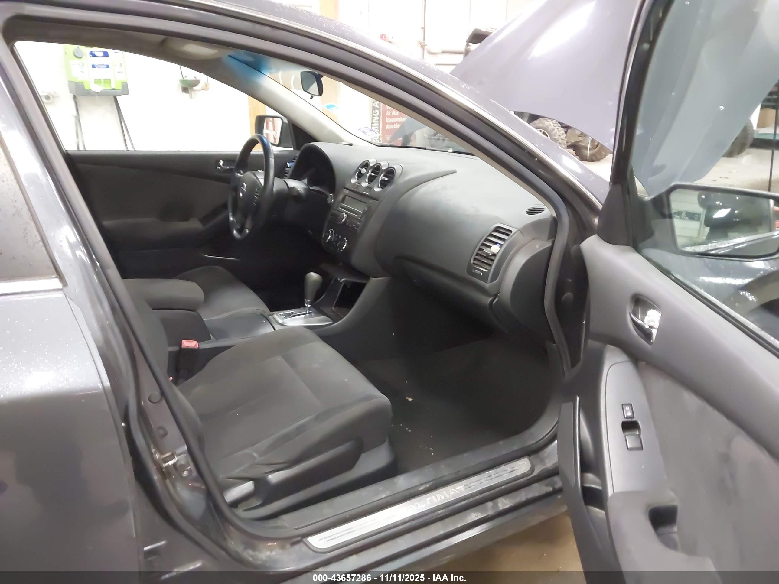NISSAN ALTIMA image 5