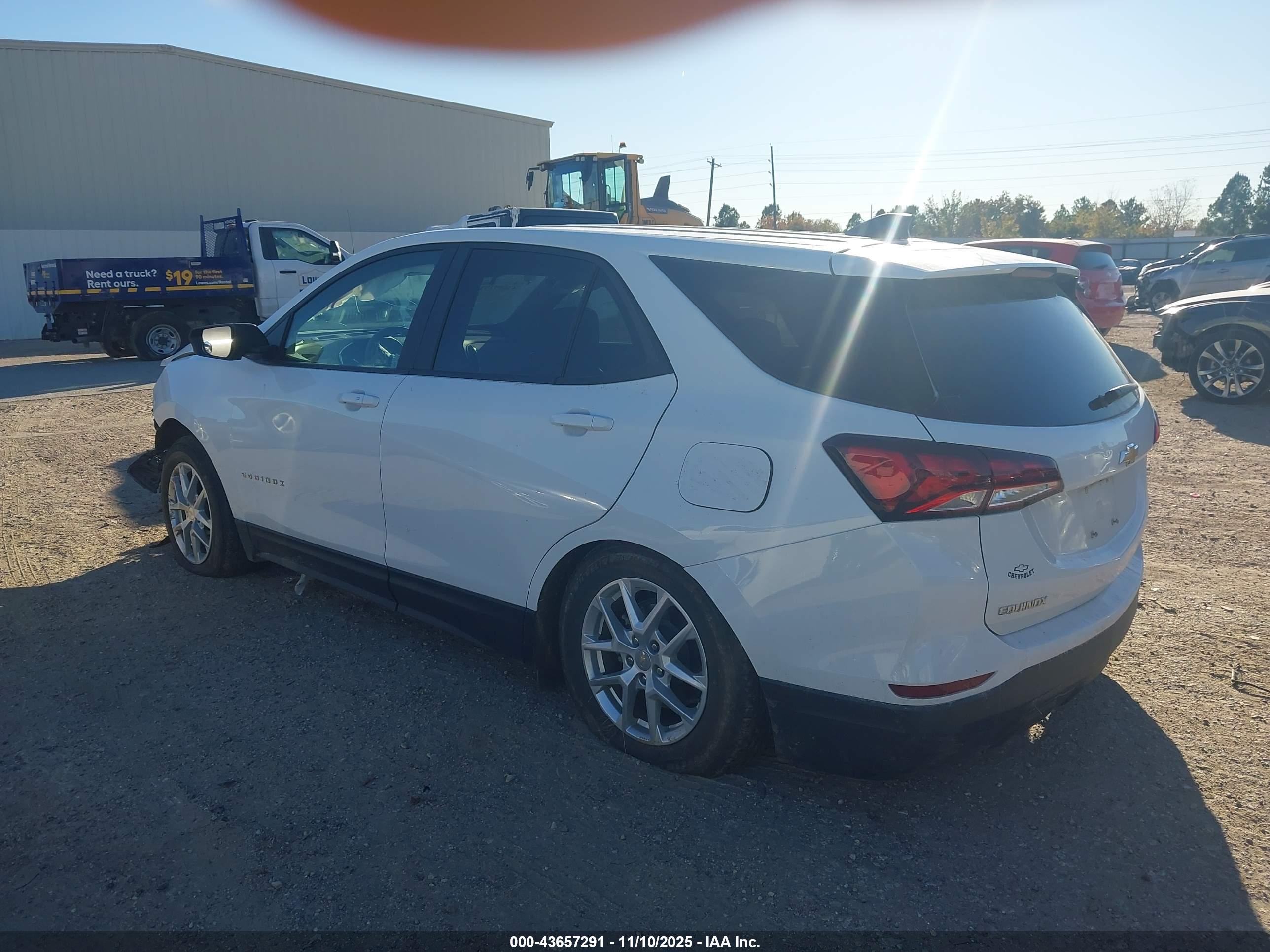 CHEVROLET EQUINOX image 3