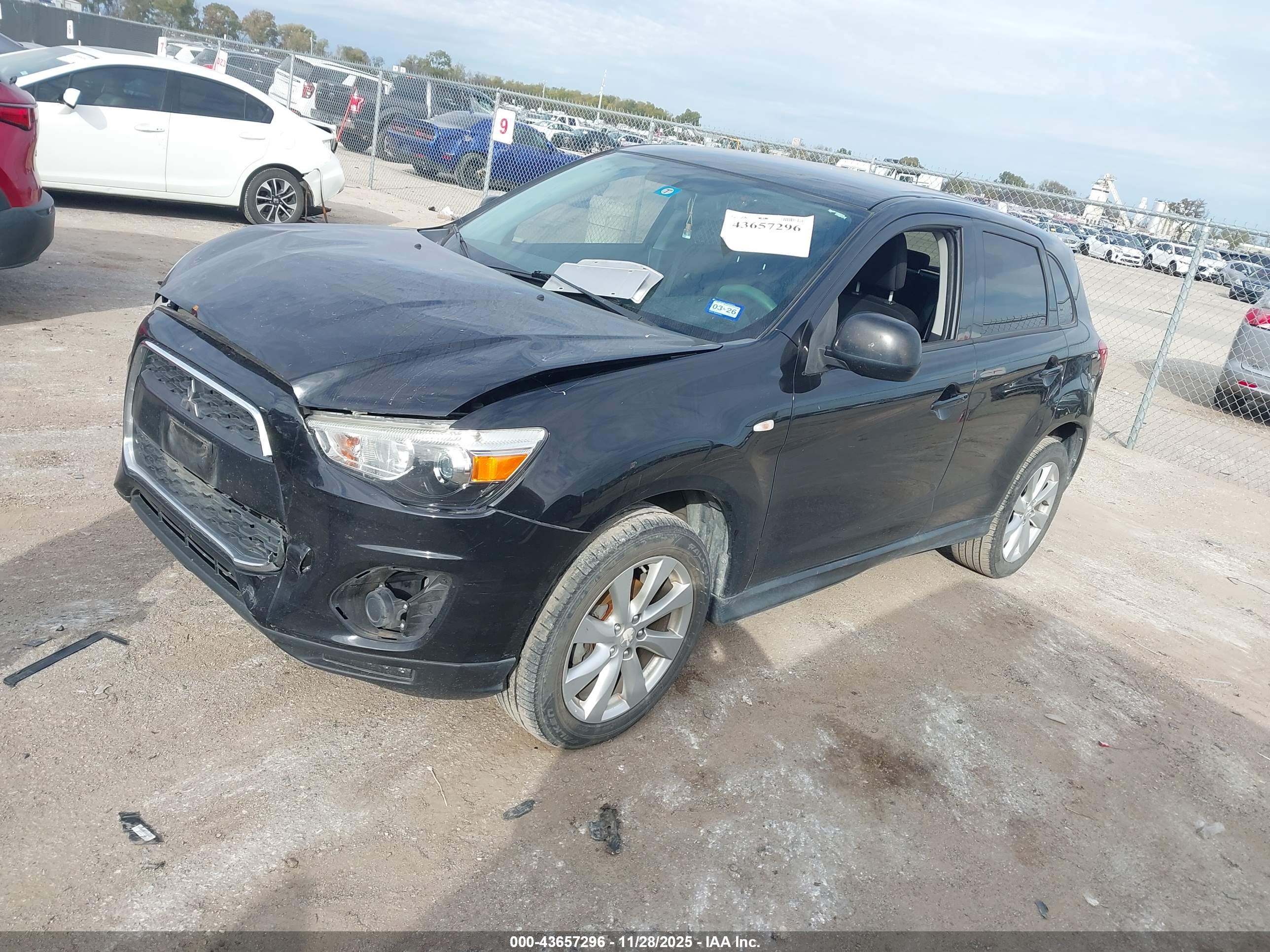 MITSUBISHI OUTLANDER image 2