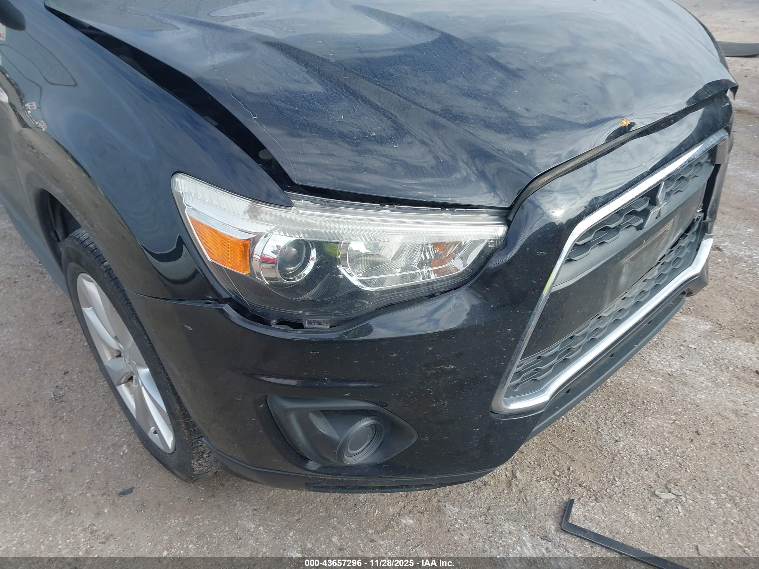 MITSUBISHI OUTLANDER image 6