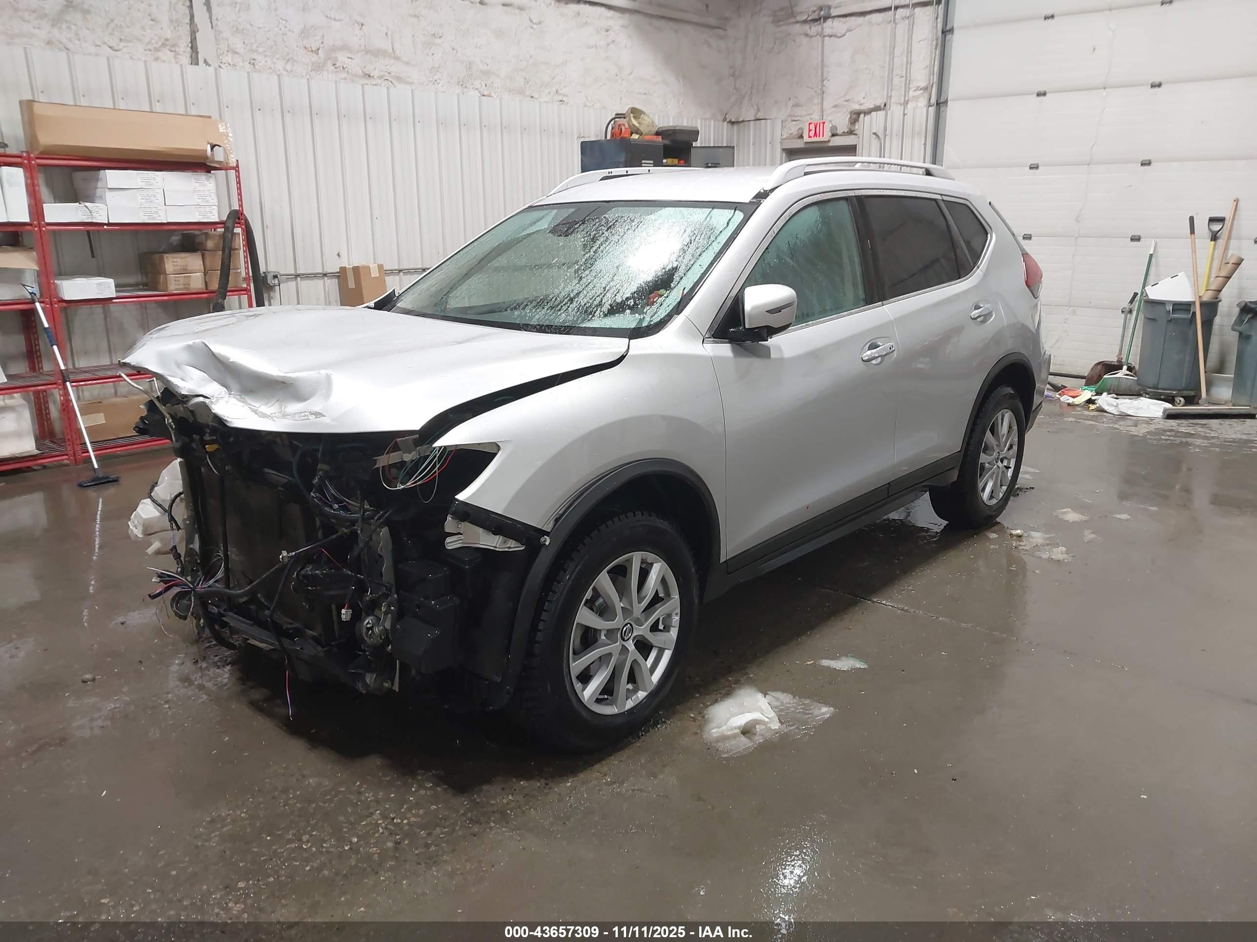 NISSAN ROGUE image 2