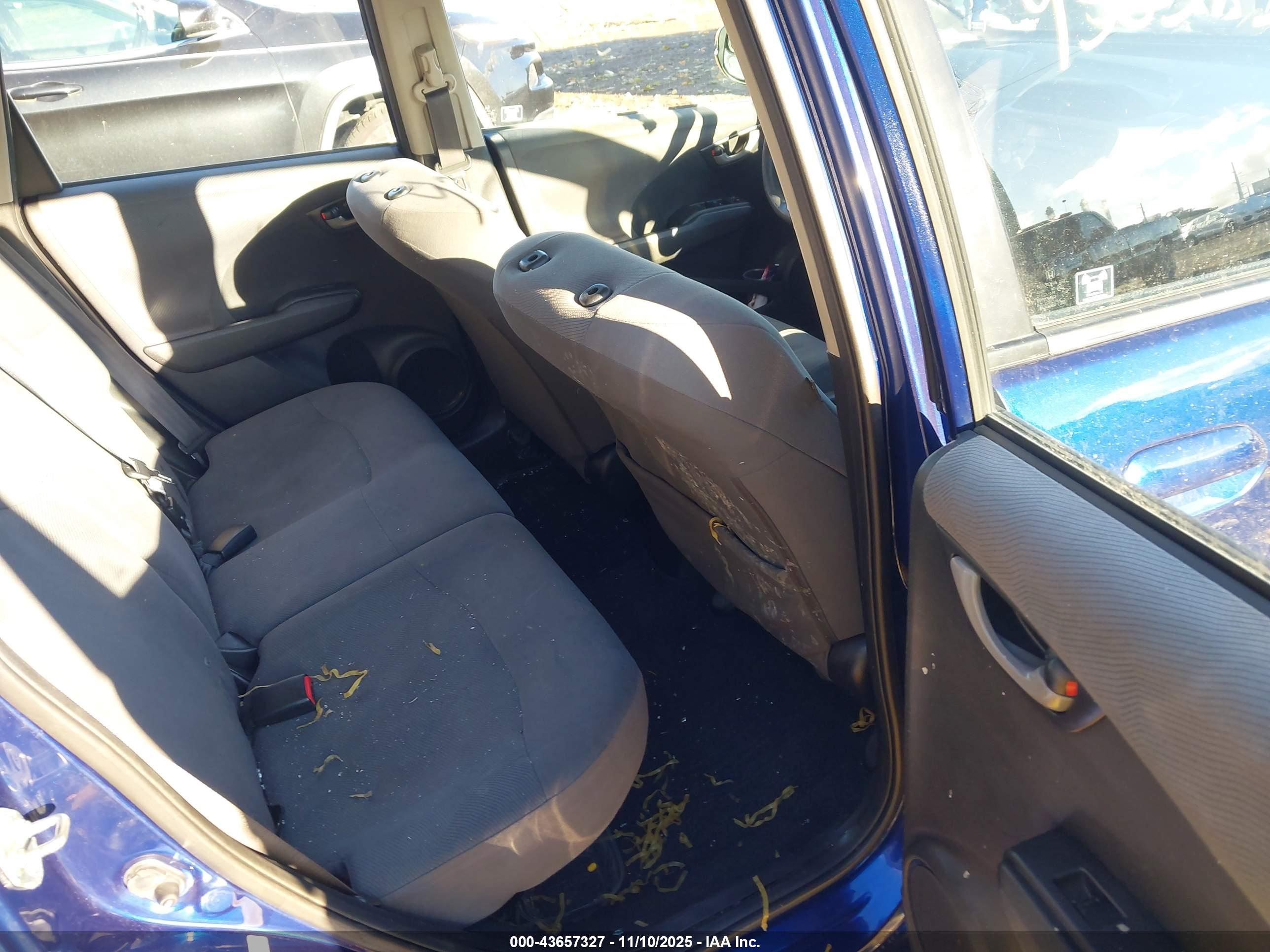 HONDA FIT image 8