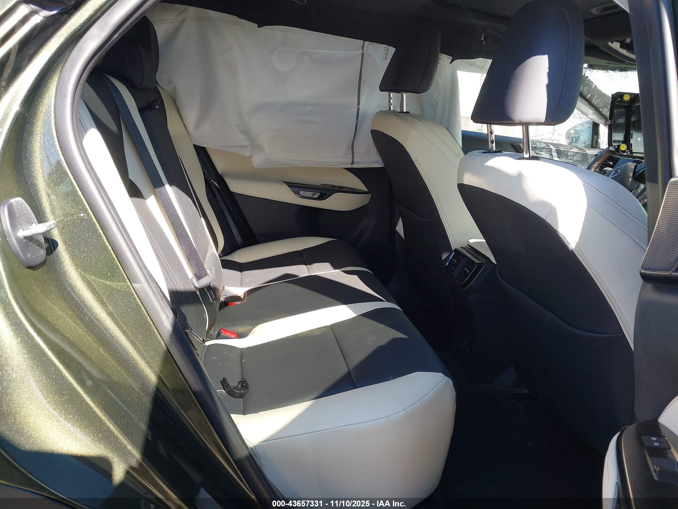 LEXUS NX image 8