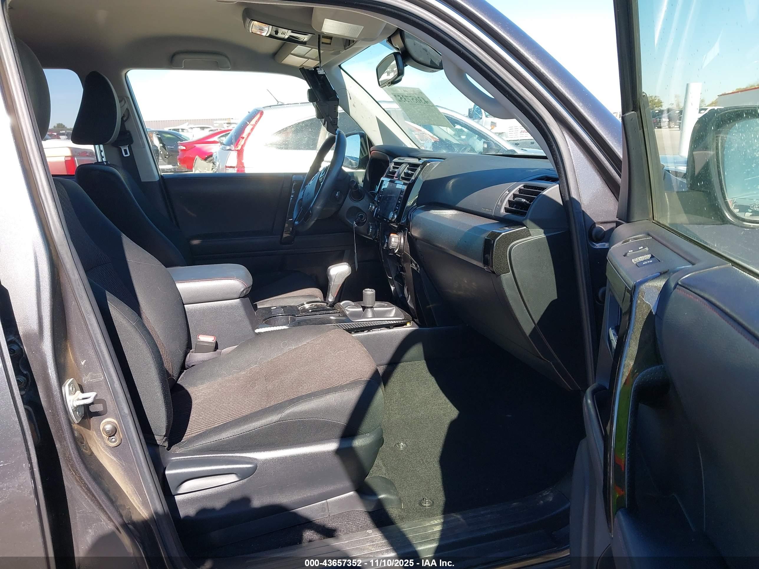 TOYOTA 4RUNNER image 5
