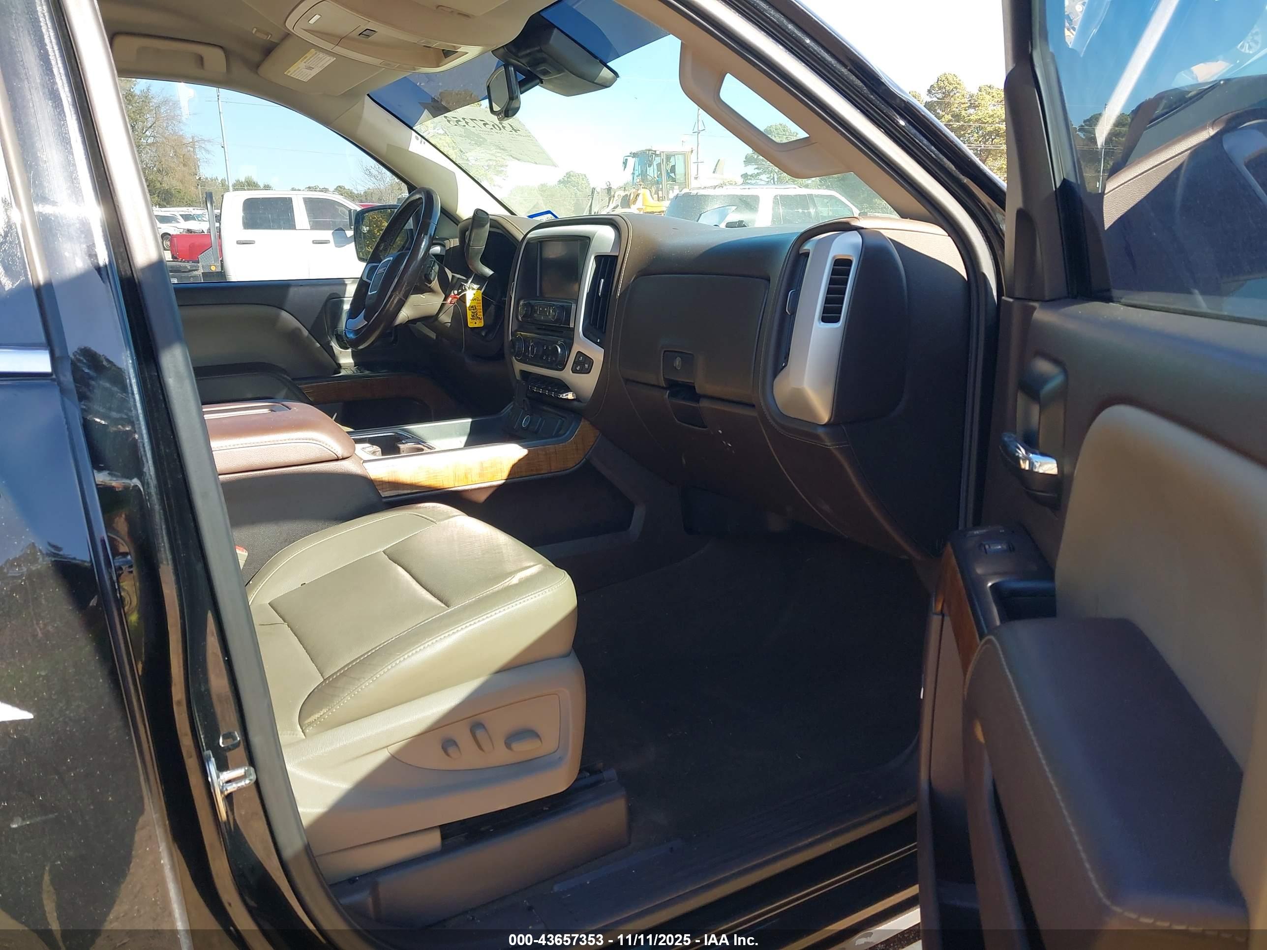 GMC SIERRA image 5