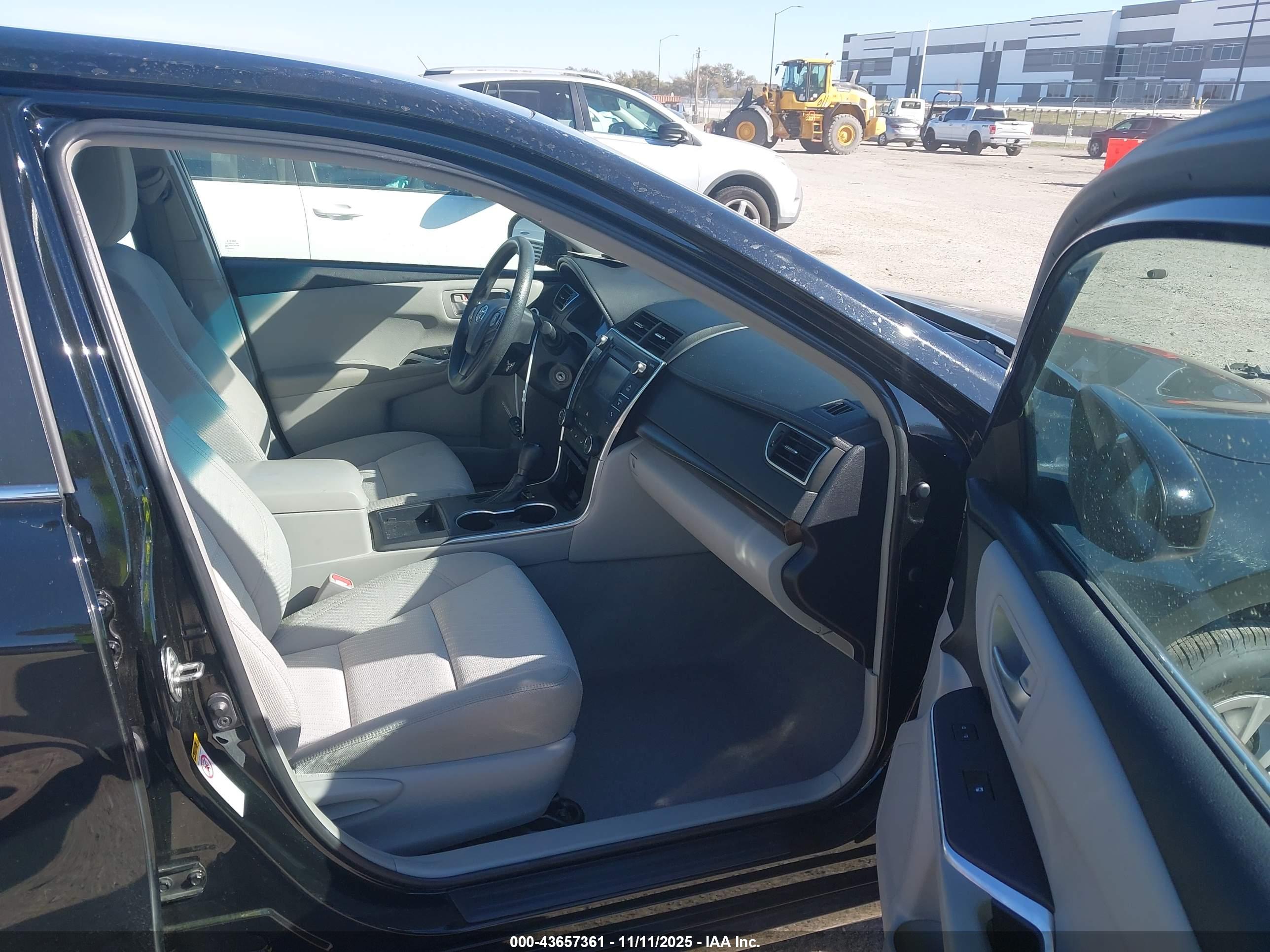 TOYOTA CAMRY image 5