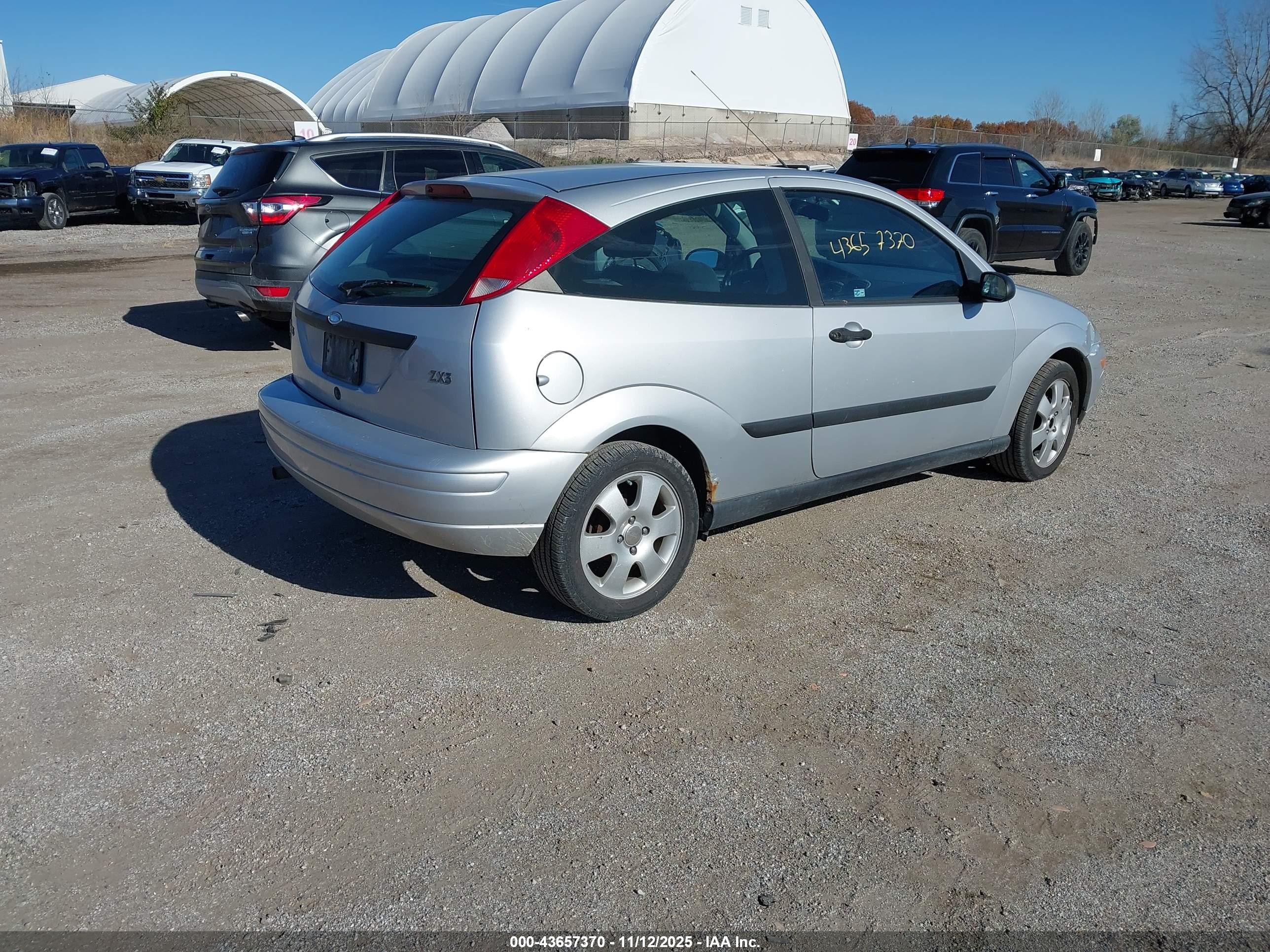 FORD FOCUS image 4