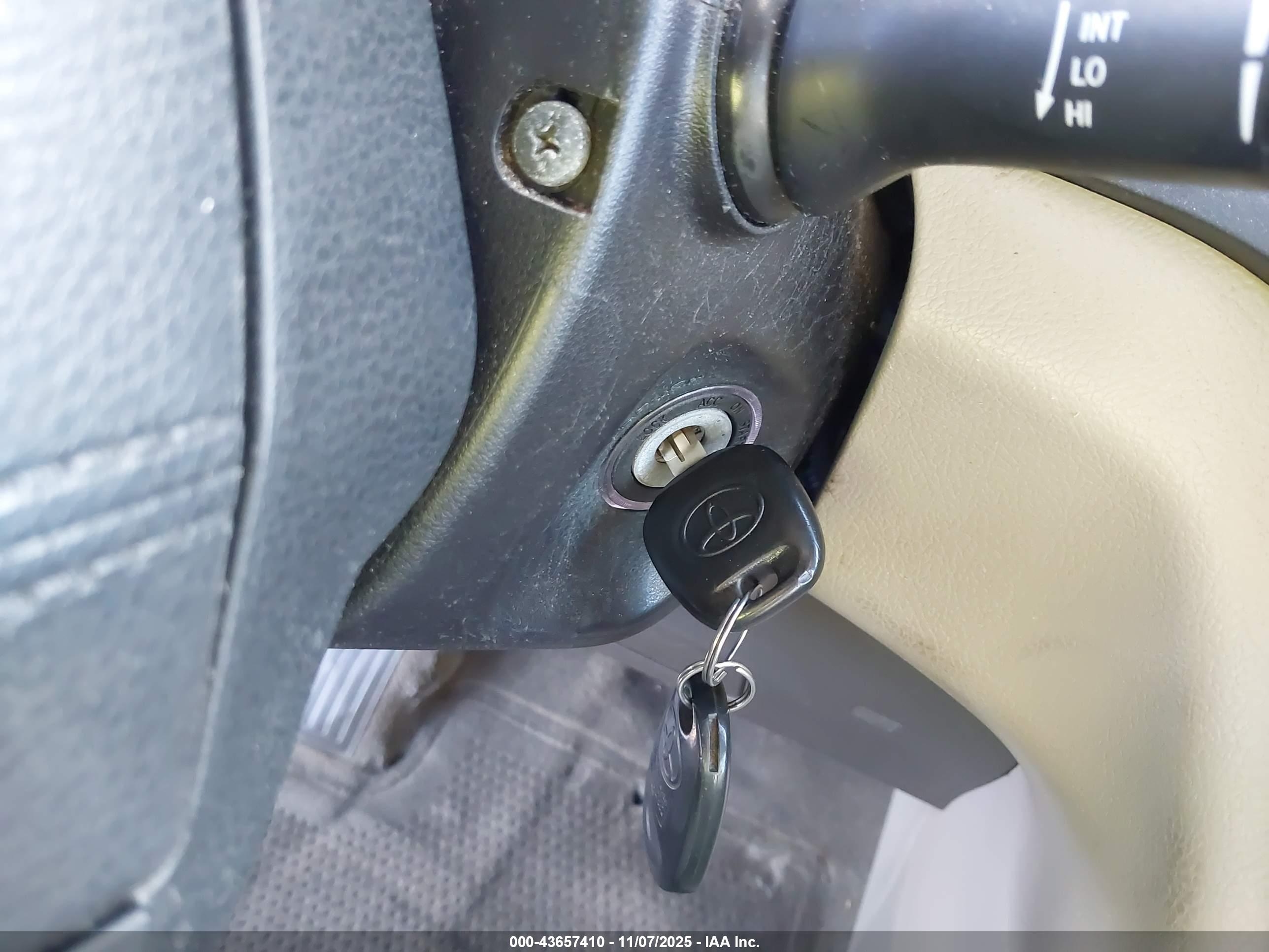 TOYOTA SIENNA image 11