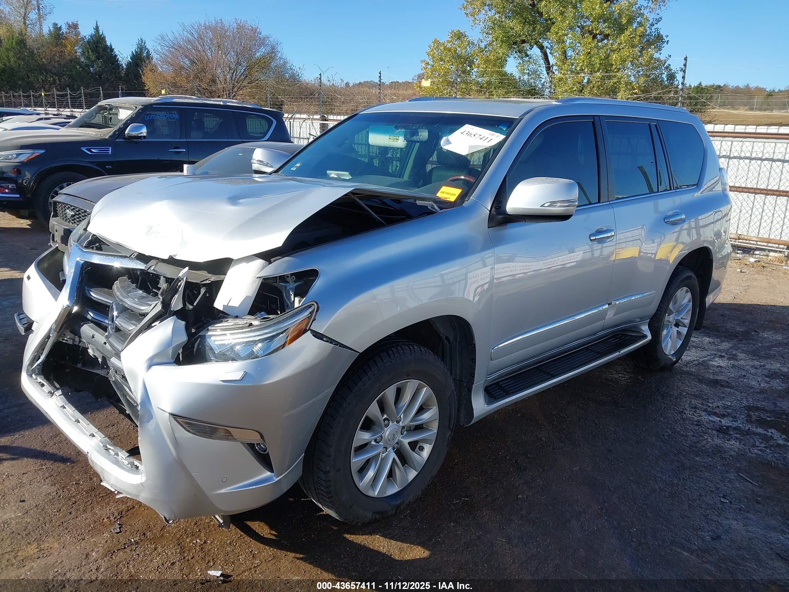 LEXUS GX image 2