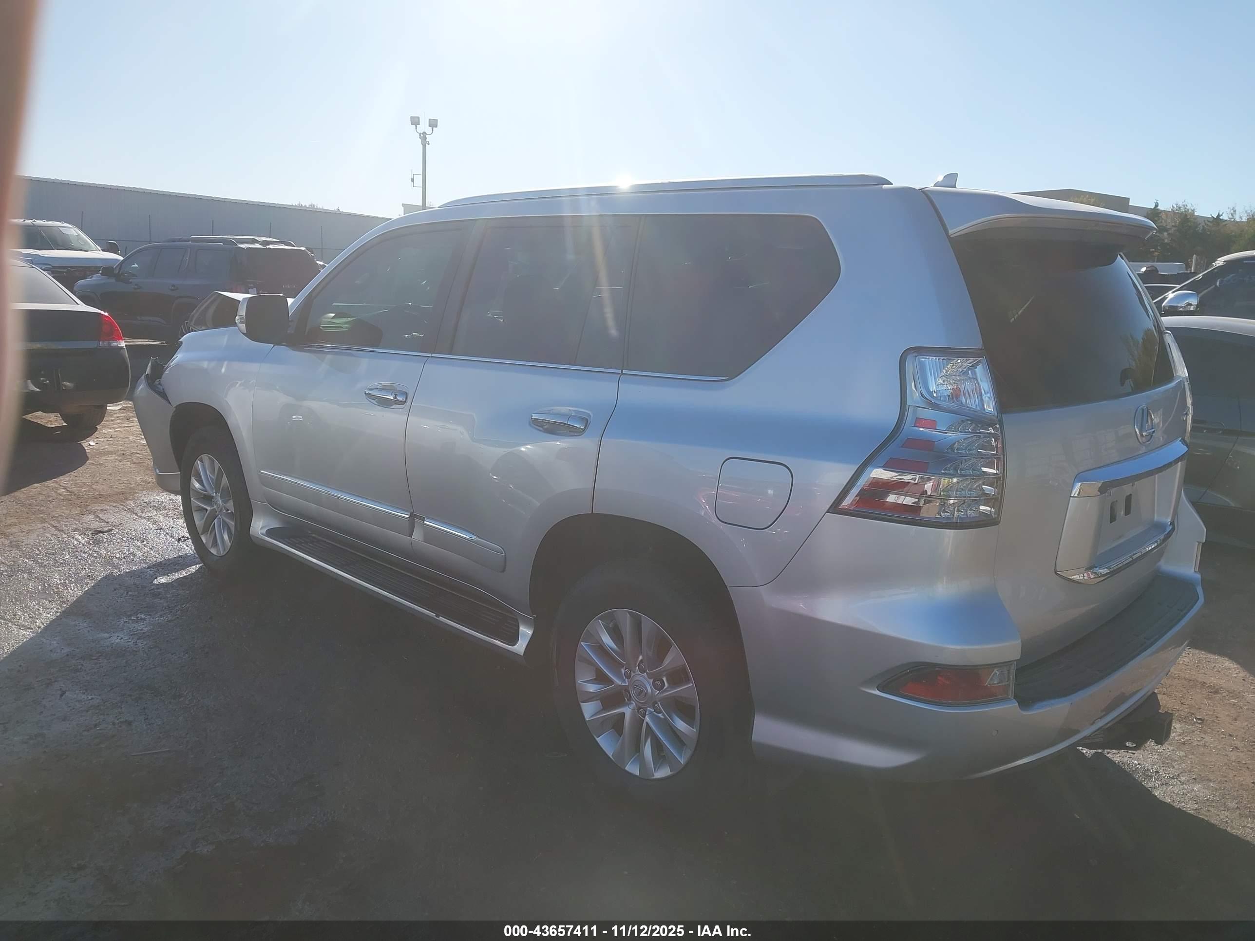 LEXUS GX image 3