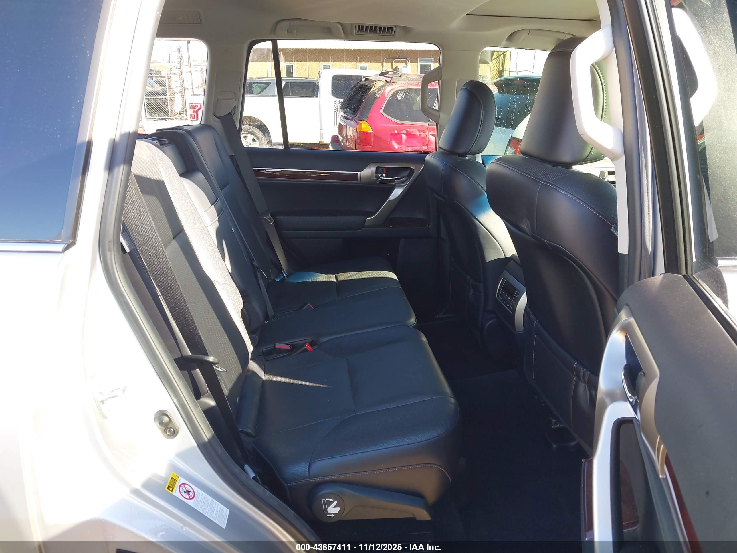 LEXUS GX image 8