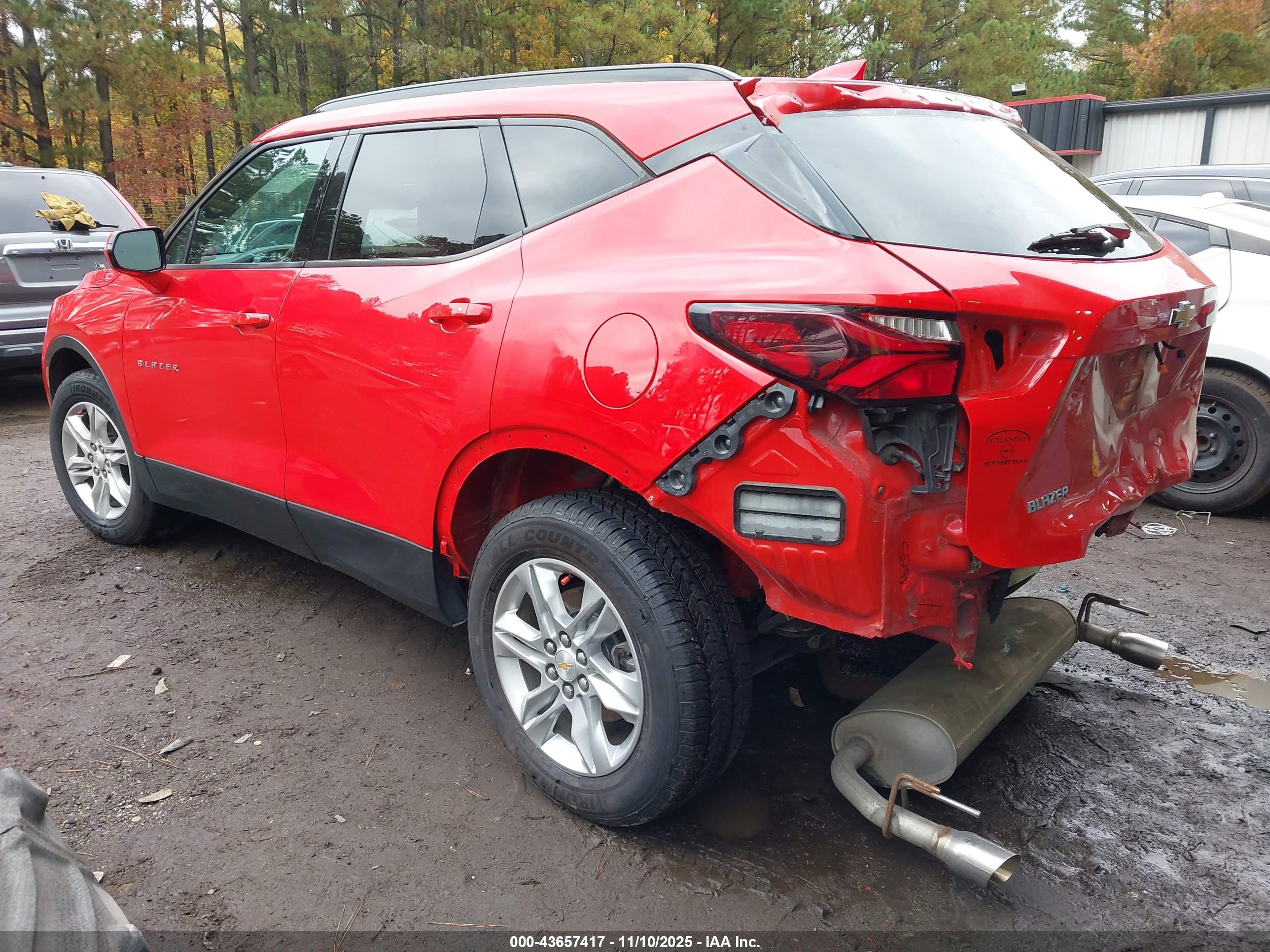 CHEVROLET BLAZER image 3
